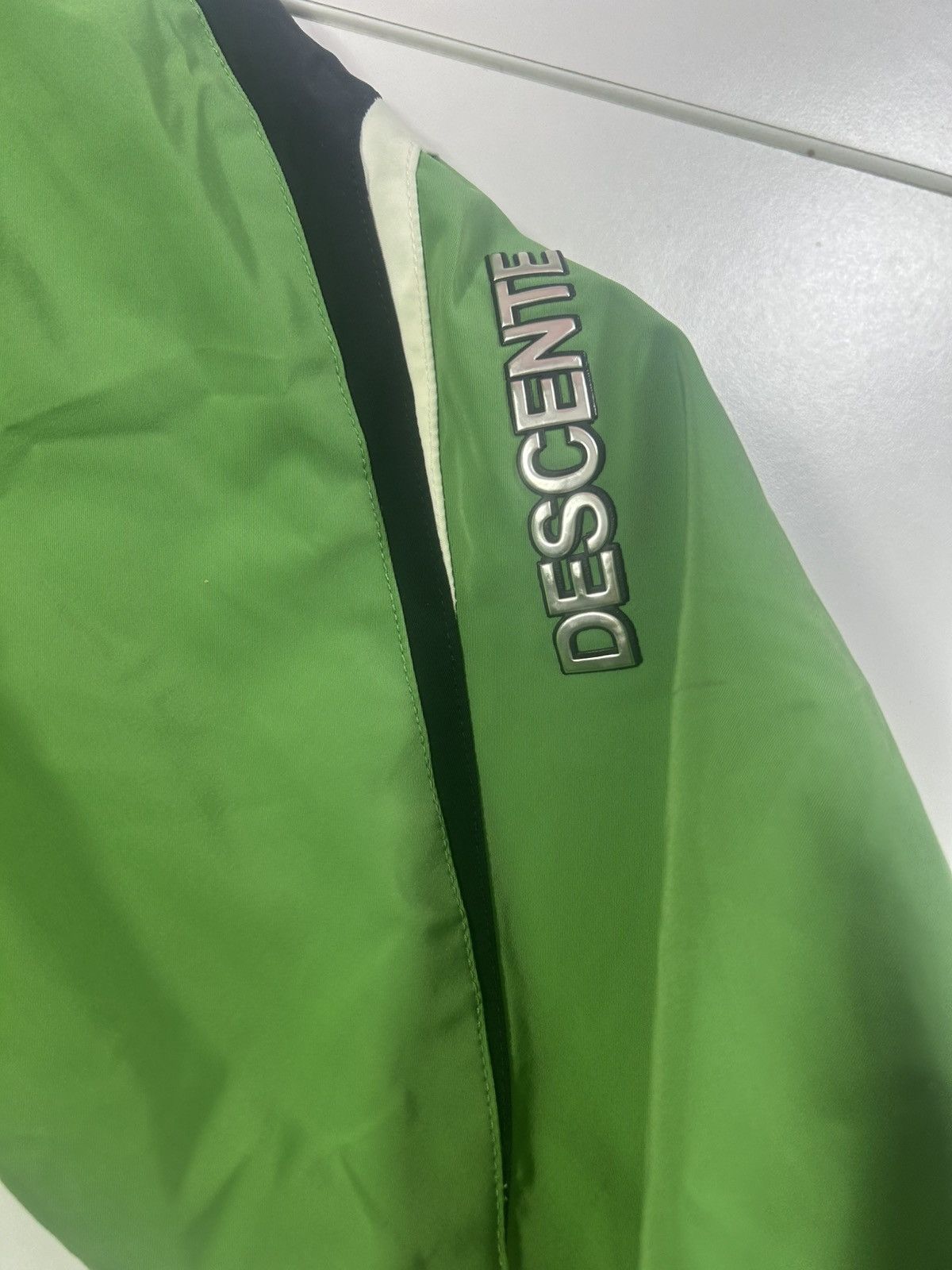 Descente LARGE MENS DECENTE AIRDRIVE TITAN THERMO HOODED JACKET Size US L / EU 52-54 / 3 - 2 Thumbnail
