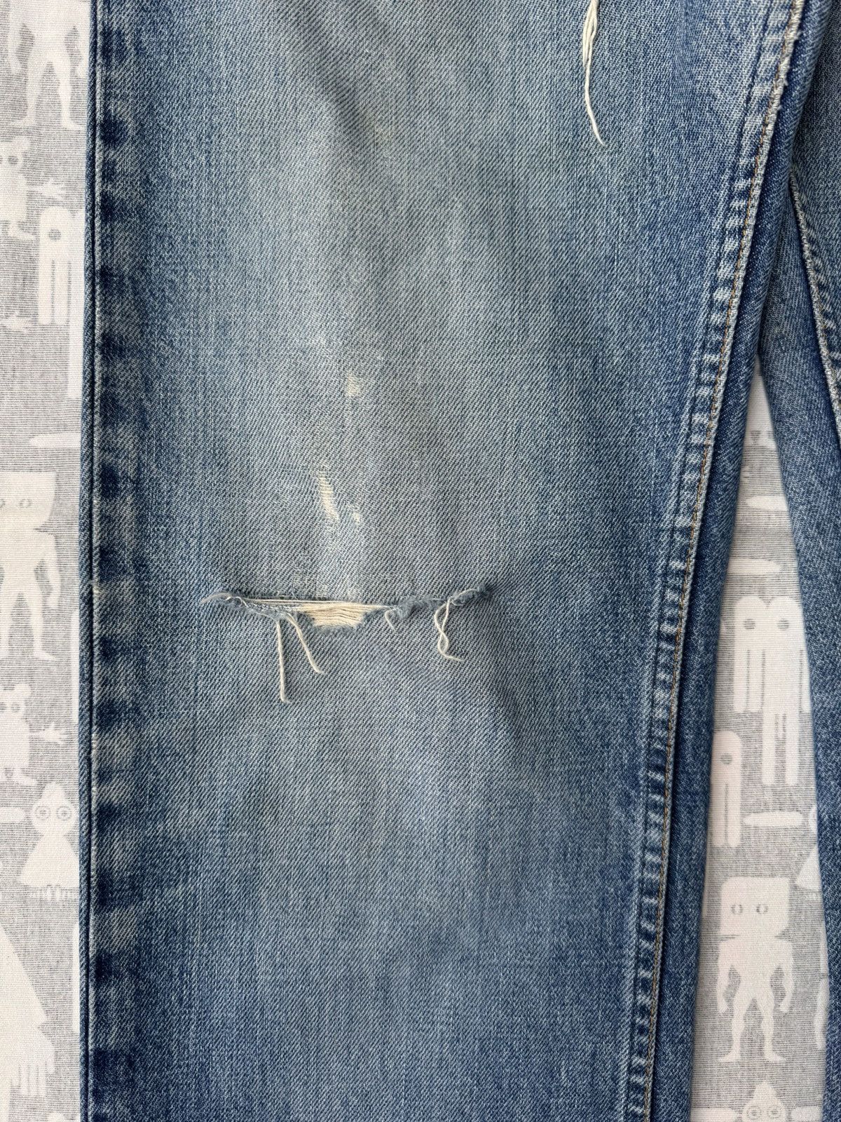 Helmut Lang Helmut Lang 2000 Thrashed Classic Cut Denim Jeans Size US 32 / EU 48 - 3 Thumbnail
