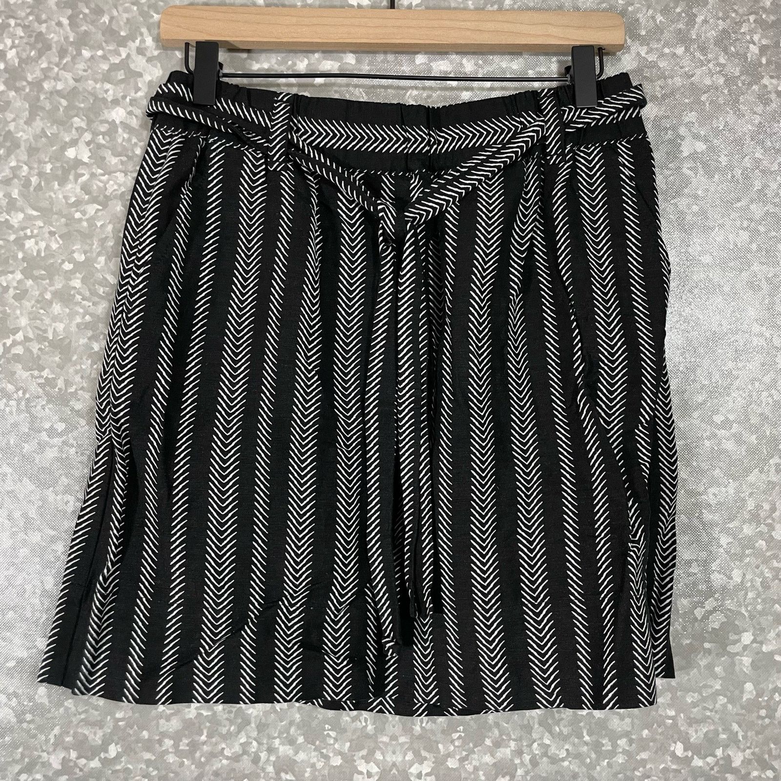 Loft Ann Taylor LOFT Black & White Linen Blend A-Line Skirt Size 28" / US 6 / IT 42 - 1 Thumbnail