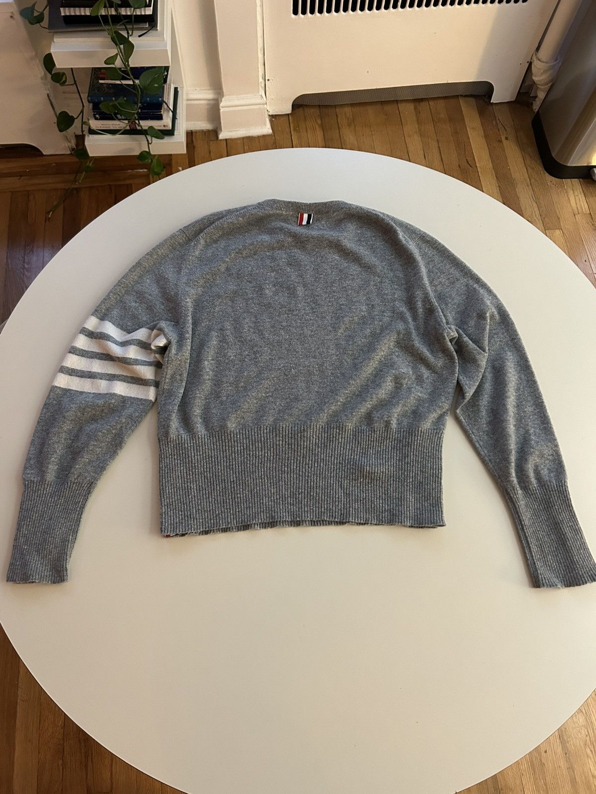 Thom Browne Thom Browne Cashmere 4-bar Pullover Light Grey Size US M / EU 48-50 / 2 - 7 Thumbnail
