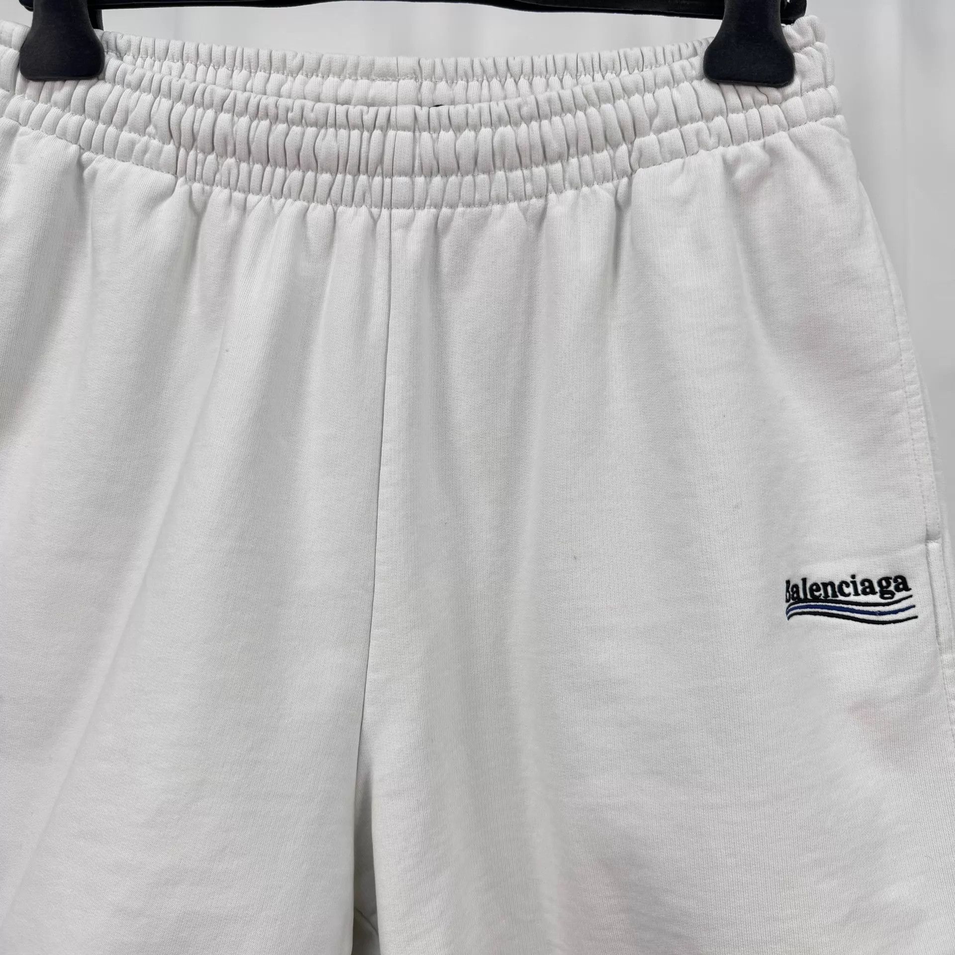 Balenciaga Balenciaga Embroidered Coke Shorts S 98New KL11266 Size US 29 - 3 Thumbnail