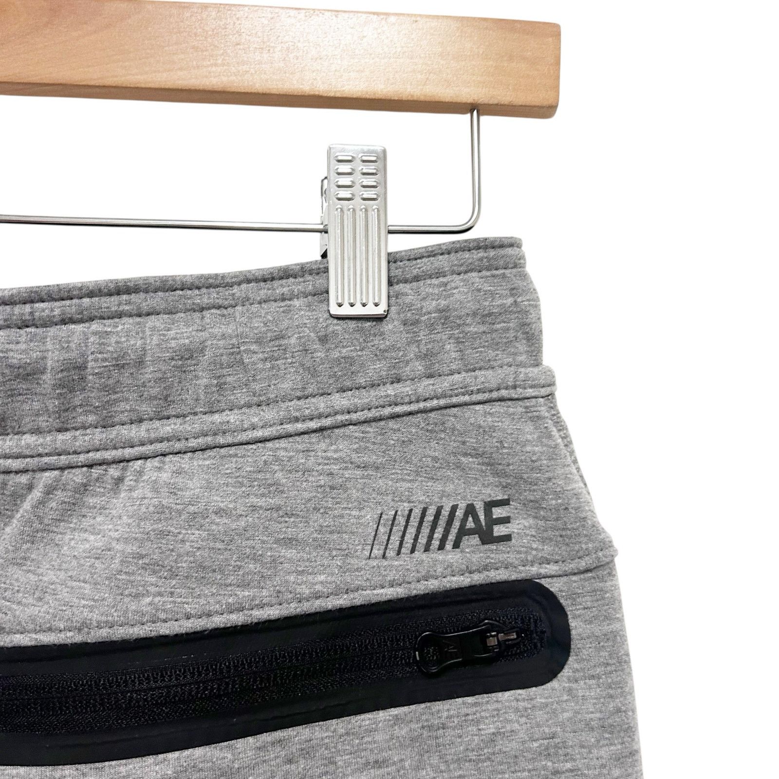 American Eagle Outfitters American Eagle Gray Sweat Shorts Sz S Size US 28 / EU 44 - 4 Thumbnail
