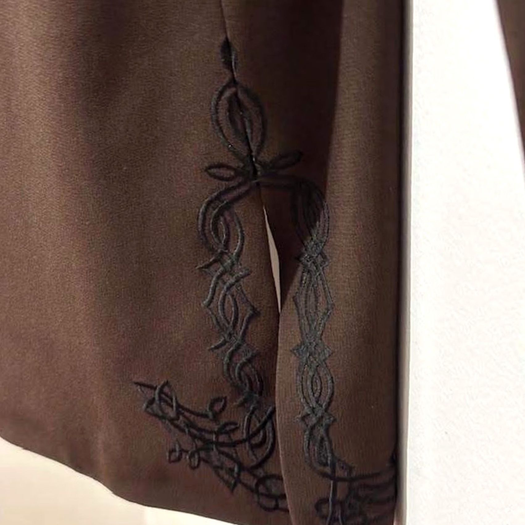 Anne Klein VINTAGE Anne Klein II Mandarin Collar Brown Embroidered Blazer Jacket Size 8P Petite Women Workwear Size M / US 6-8 / IT 42-44 - 3 Thumbnail