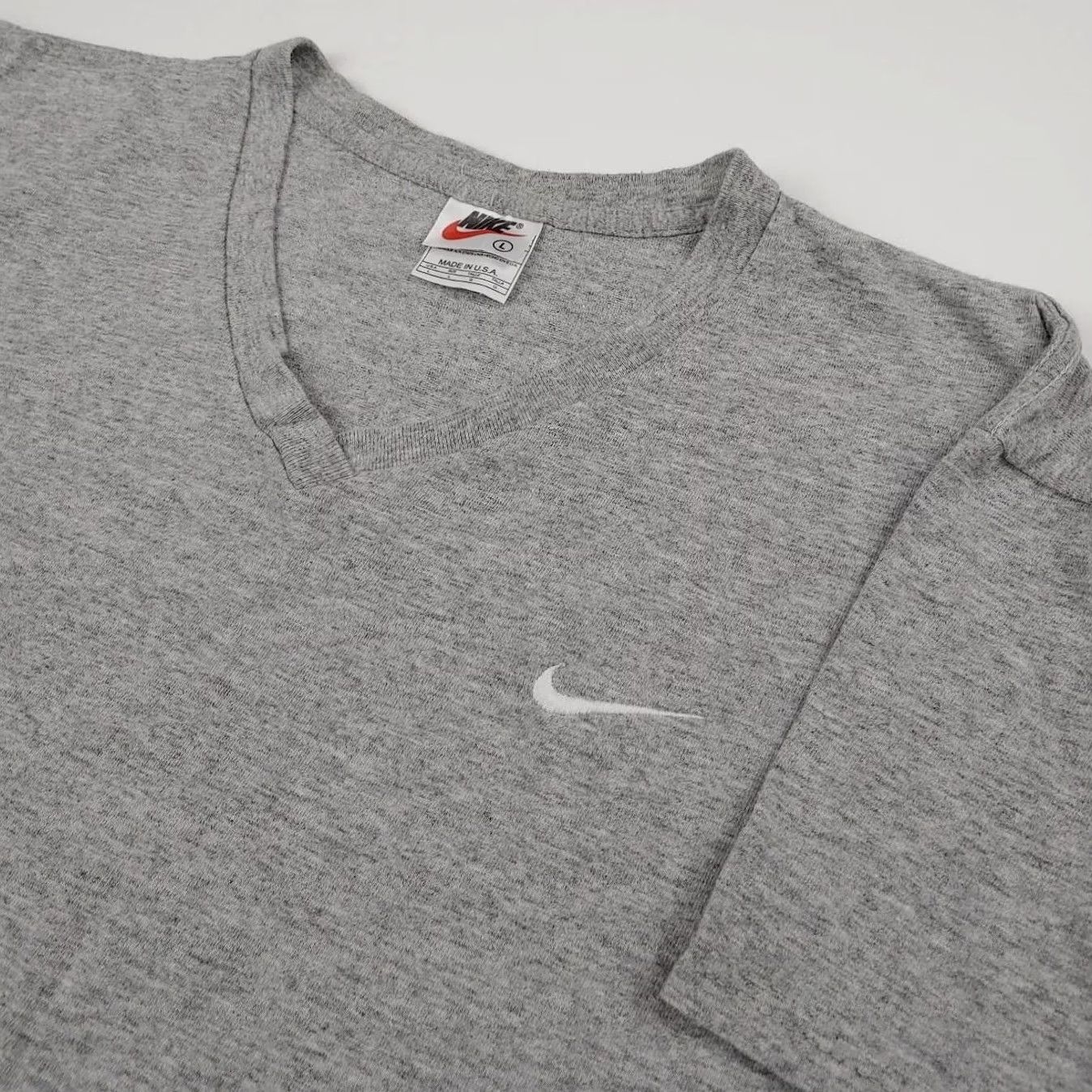 Nike VINTAGE Nike V Neck T Shirt Gray 90s Swoosh Logo USA Made Mens L Shirt Athletic Shirt Size US L / EU 52-54 / 3 - 2 Thumbnail