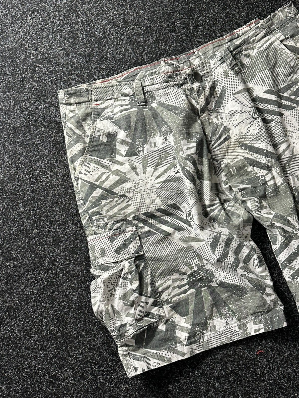 Billabong × Vintage 🚨Vintage BILLABONG OVER PRINT FLOWER Japanese Surf Shorts Size US 42 / EU 58 - 2 Thumbnail
