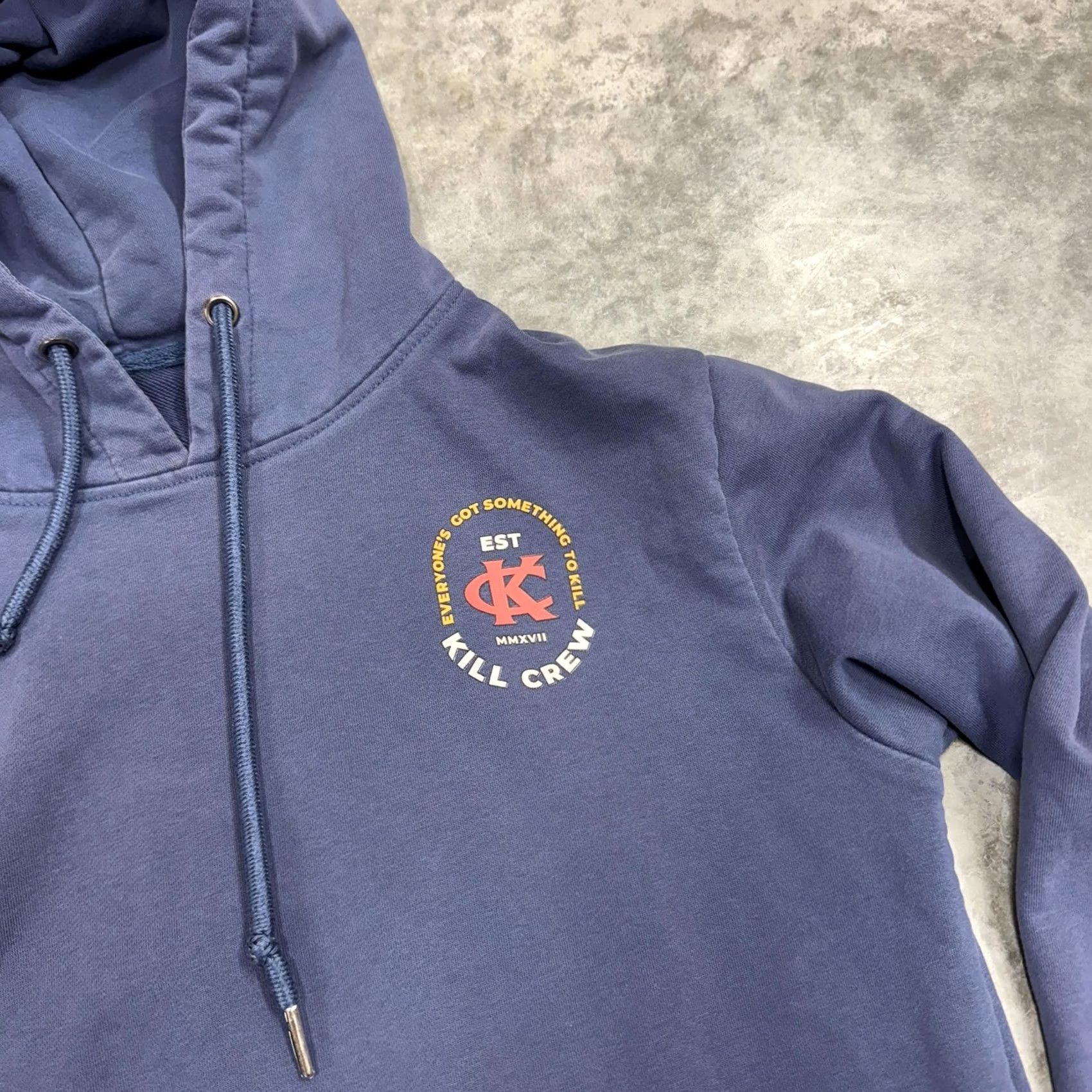 Vintage Kill Crew Hoodie Mens Medium Blue Graphic Print Pullover Sweatshirt Back Graphic Front Logo Pockets Gym & Training Sports Jersey Size US M / EU 48-50 / 2 - 4 Thumbnail