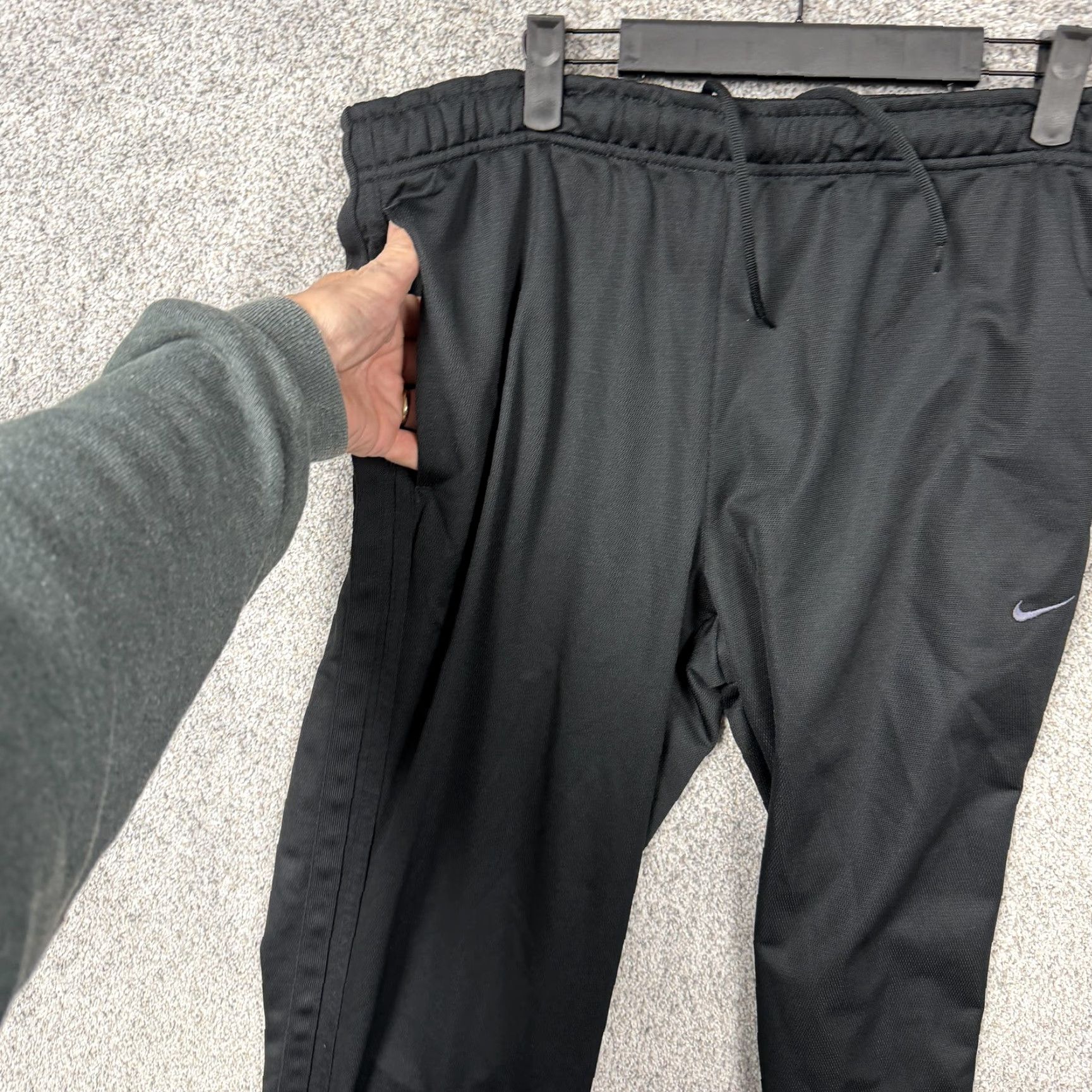 Nike Nike Track Pants Mens M Black Sweatpants Athletic Techwear Y2K Sporty Size US 31 - 7 Thumbnail