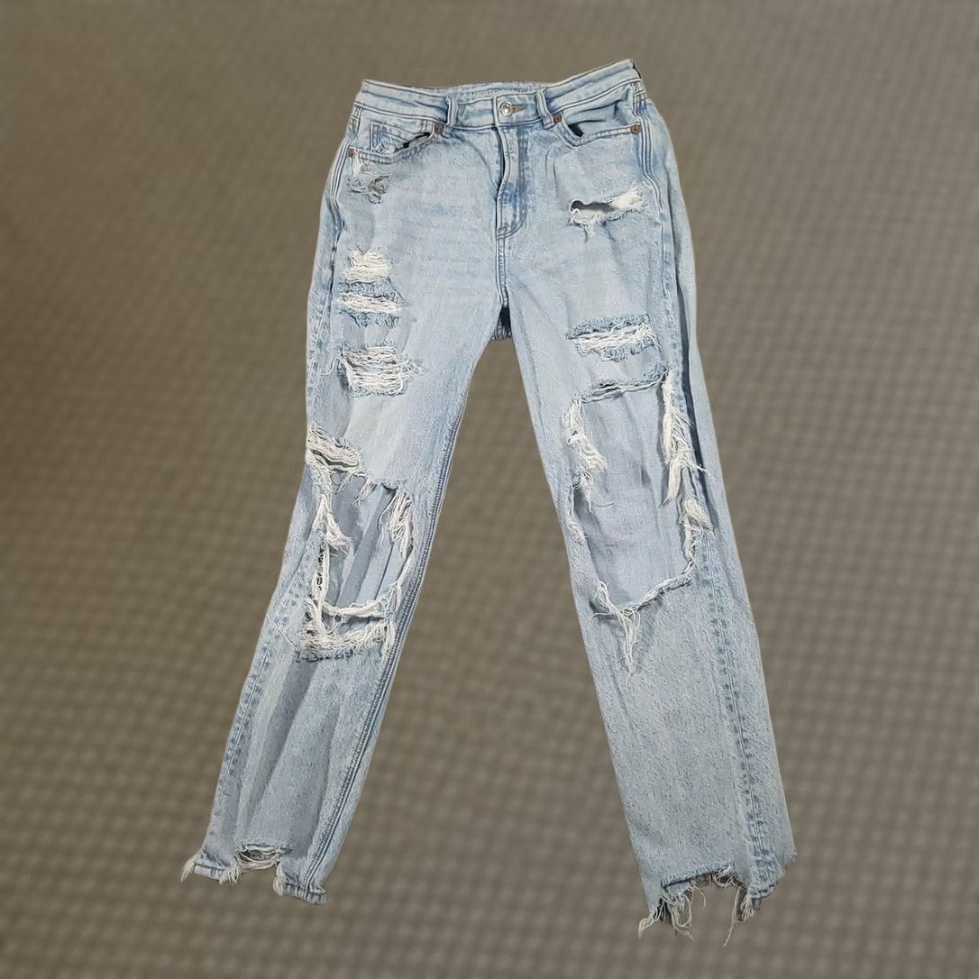 Vintage VINTAGE American Eagle Jeans Womens 4 Light Wash Distressed Raw Hem Ripped Stretch Mom Jeans Womens 4 Light Wash Blue Jeans Distressed Pockets Zip Fly Size 27" / US 4 / IT 40 - 1 Thumbnail