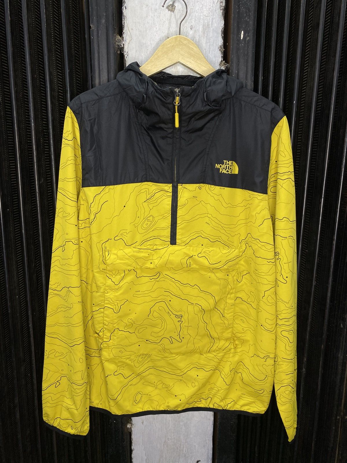 The North Face The north face x UO Fanorak jacket yellow black topography Size US M / EU 48-50 / 2 - 1 Thumbnail
