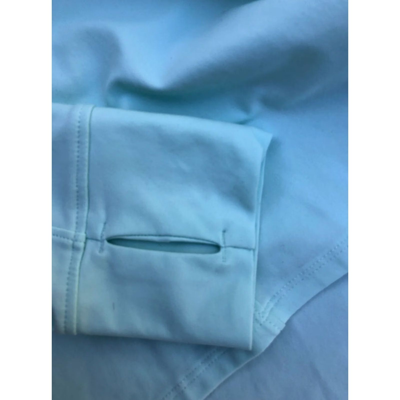 Under Armour UNDER ARMOUR RUN Shirt Women's M HeatGear Long Sleeve Thumb Holes Blue Size M / US 6-8 / IT 42-44 - 3 Thumbnail