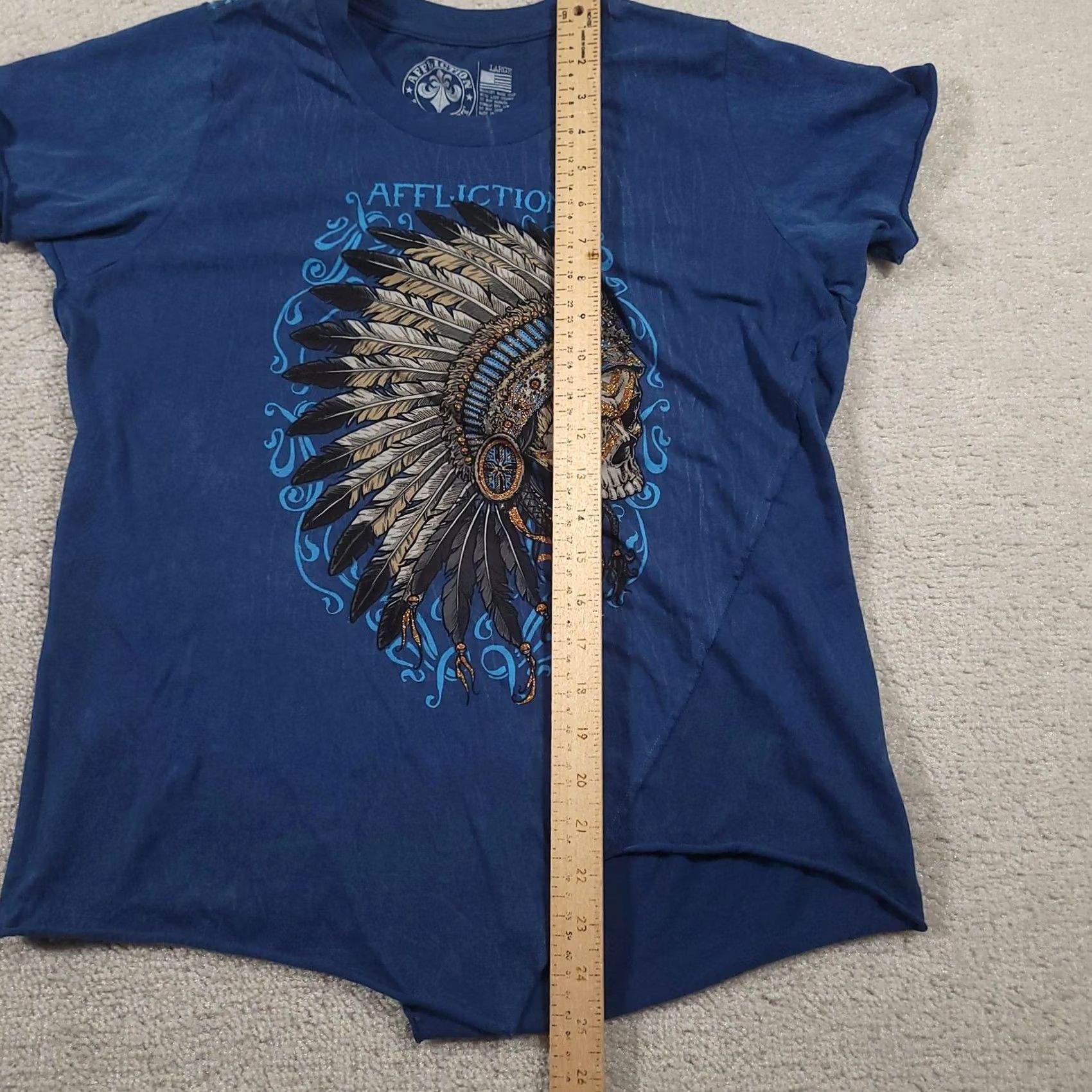 Affliction Affliction Shirt Mens Large Blue Skull Headdress Rhinestone Graphic Made USA Shirt Mens Large Blue Skull Headdress Rhinestone Graphic Made USA Size US L / EU 52-54 / 3 - 7 Thumbnail