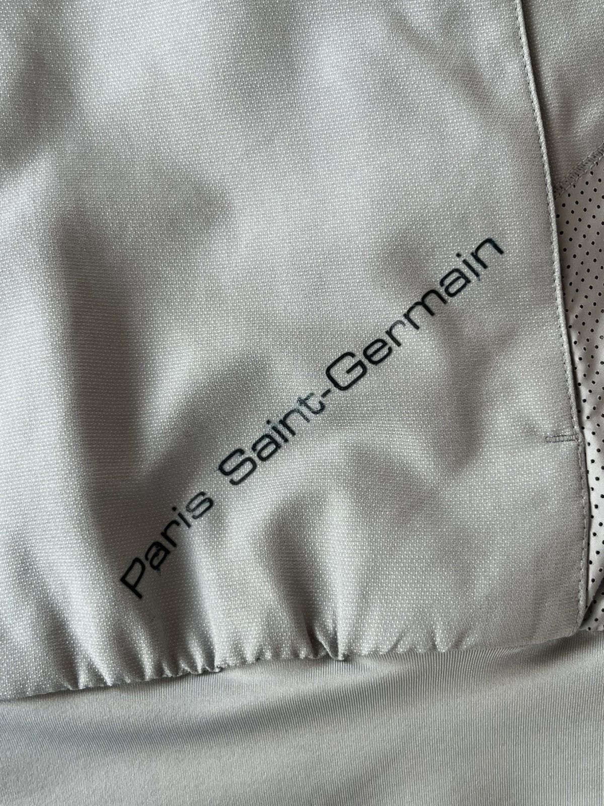 Nike Vintage capes PSG Size US M / EU 48-50 / 2 - 6 Thumbnail