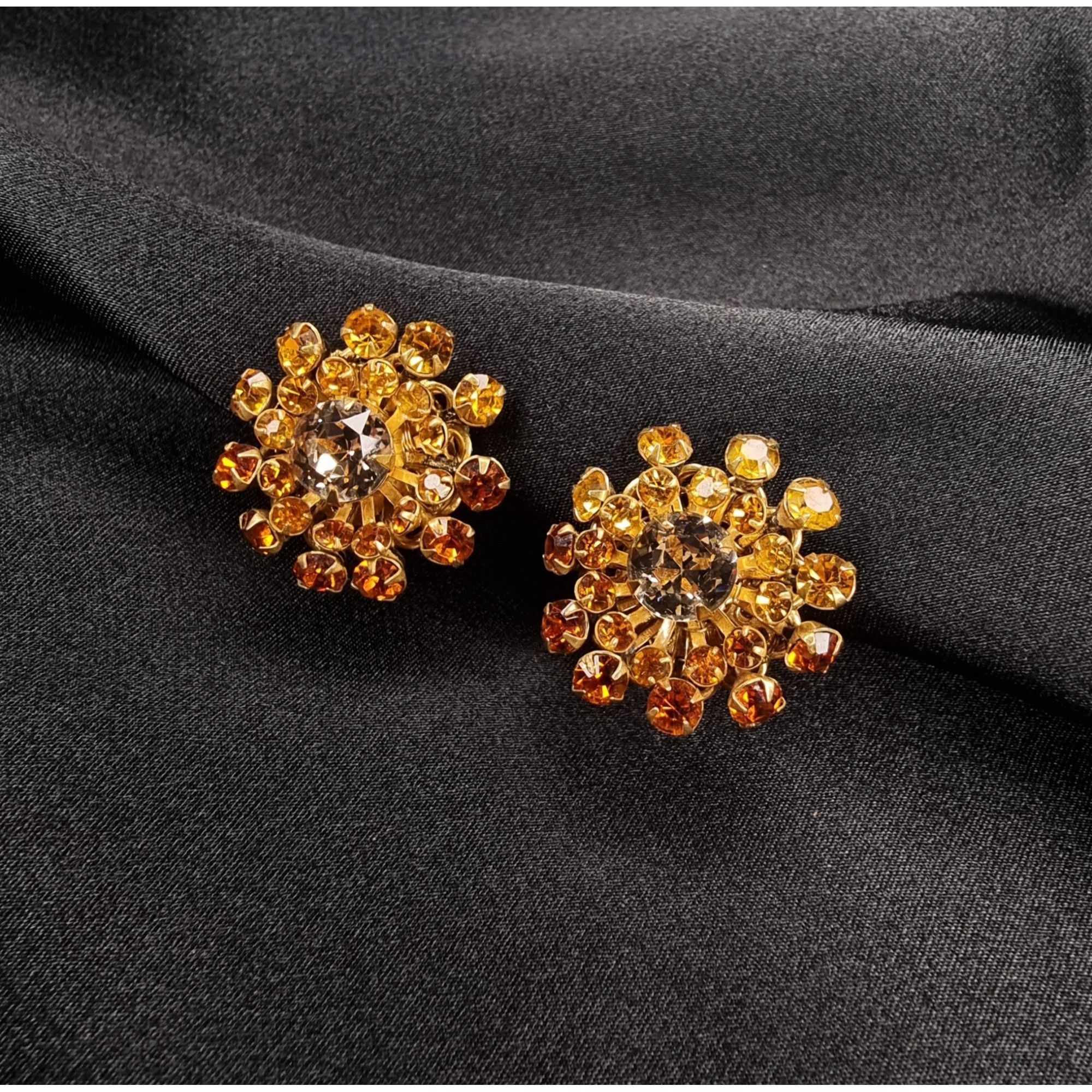 Miriam Haskell Vintage 1930s-1940s MIRIAM HASKELL Signed Clip-On Earrings G Size ONE SIZE - 1 Thumbnail