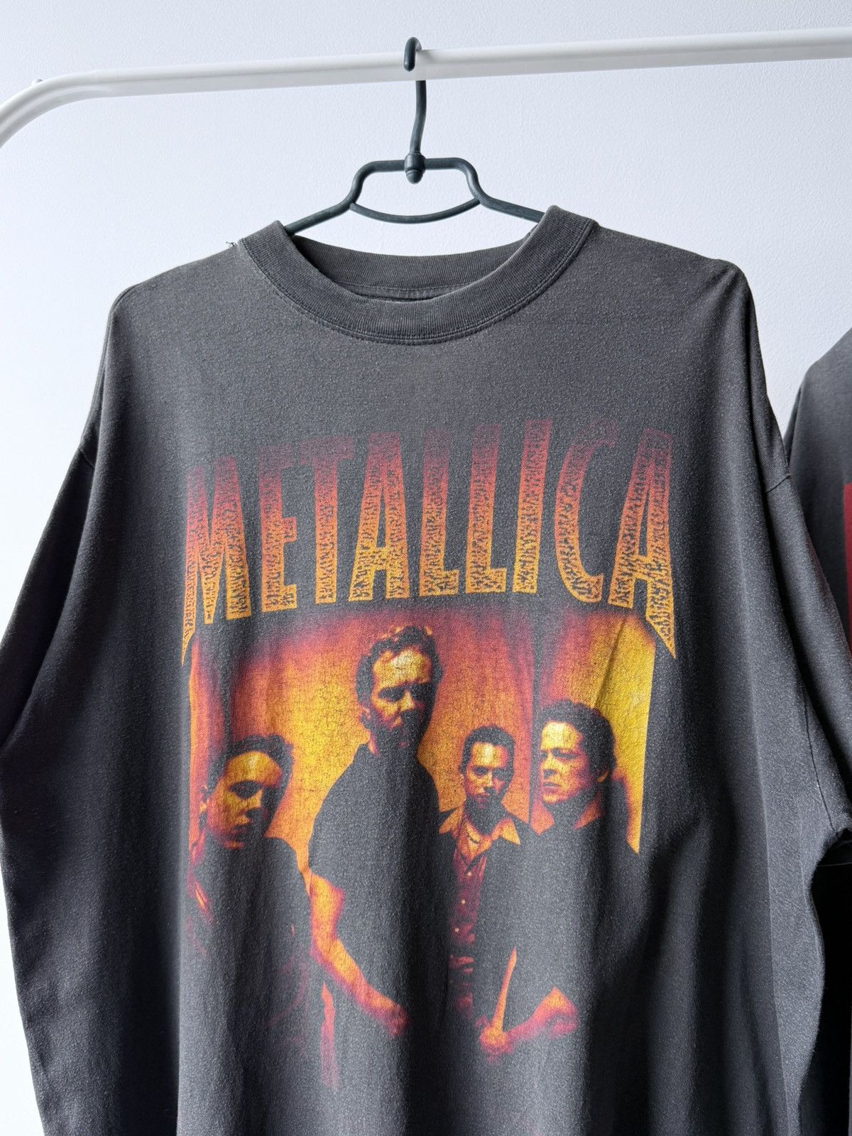 Band Tees Vintage 1999 Metallica Band Tour Tee T-Shirt Size US XL / EU 56 / 4 - 2 Thumbnail