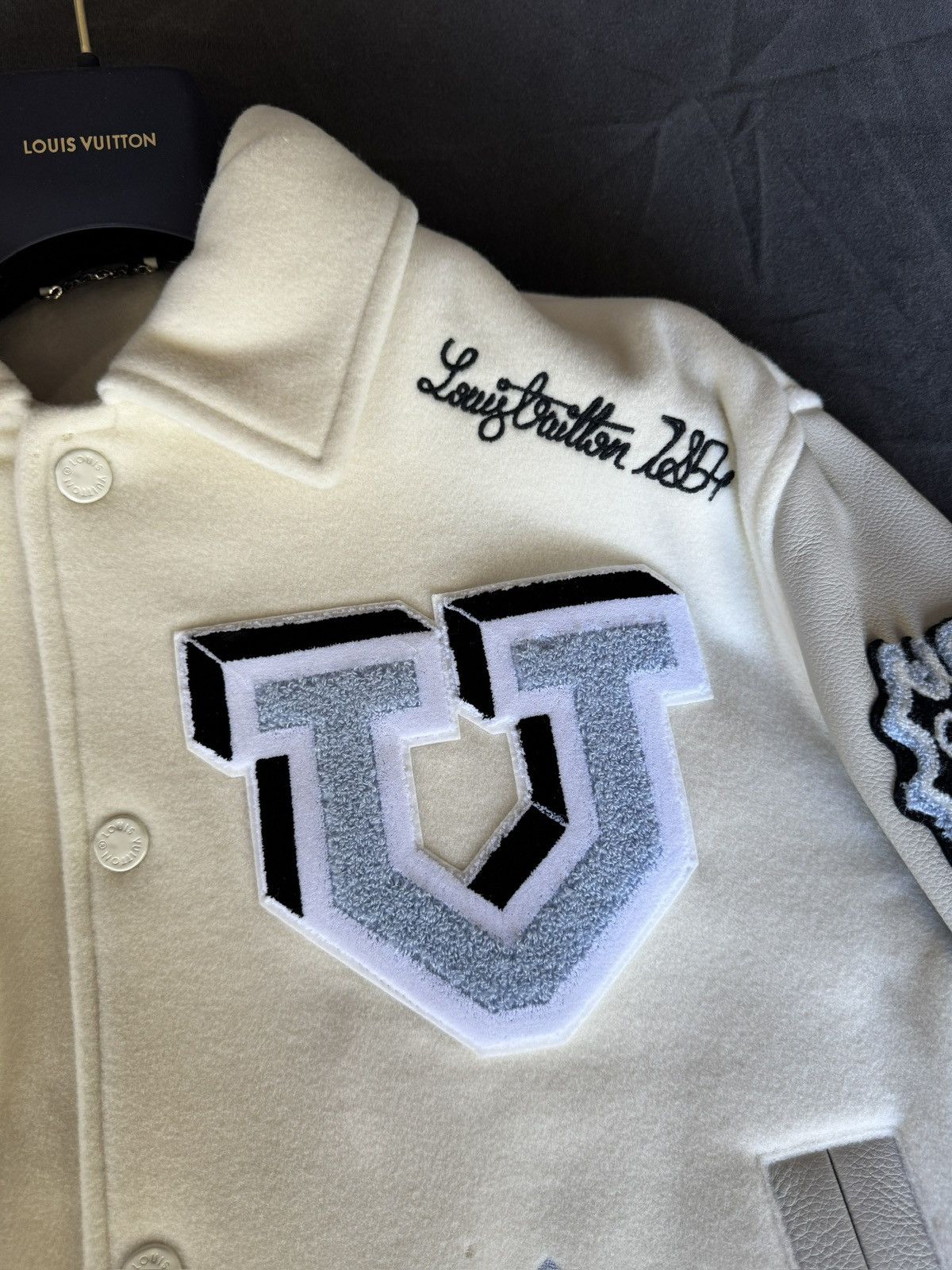 Louis Vuitton 2022 Louis Vuitton LV AS Patches Mix Leather Varsity Blouson Size US L / EU 52-54 / 3 - 5 Thumbnail