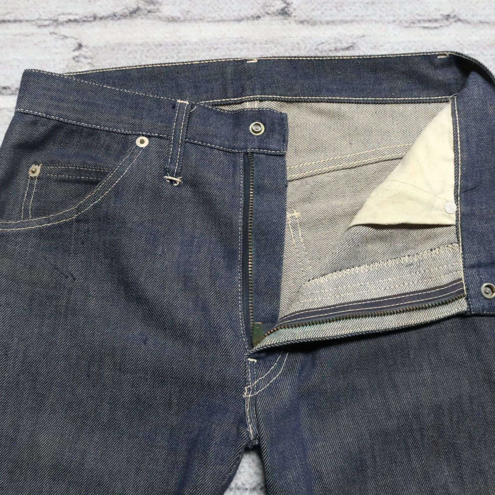 Levi's VINTAGE Levi's 501 Denim Jeans Men Dark Wash Size 28 Distressed Made in USA 90s Size US 28 / EU 44 - 6 Thumbnail