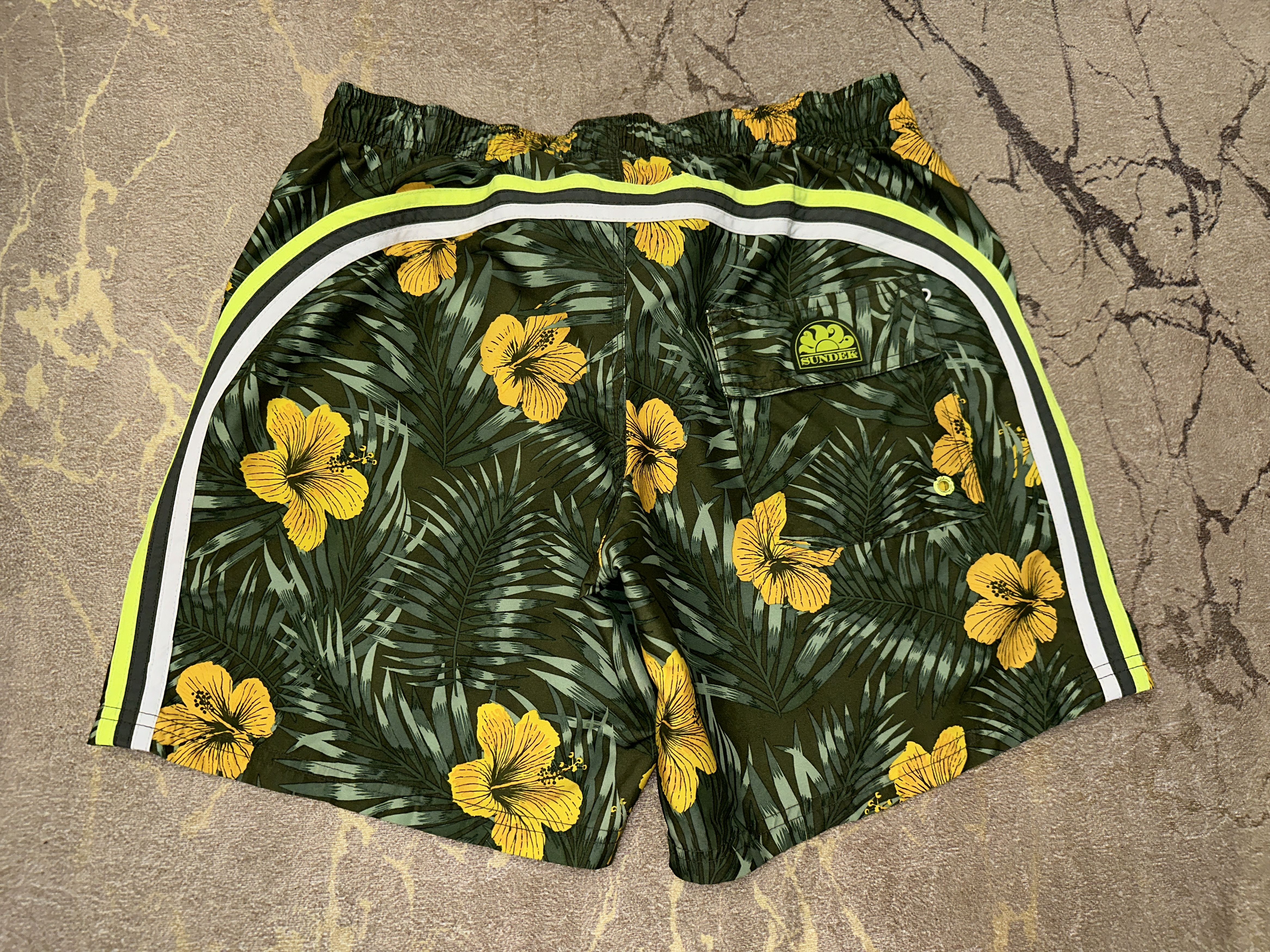 Sundek Sundek M Floral Beach Board Shorts Trunks Bath Suit Size M Size US 32 / EU 48 - 6 Thumbnail