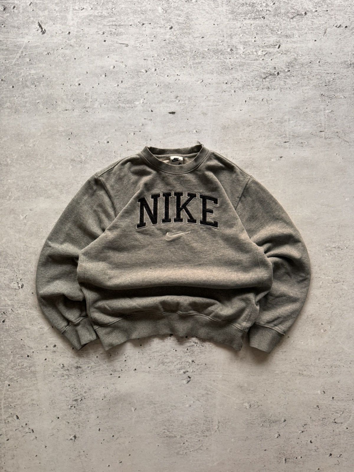Nike × Vintage NIKE VINTAGE CENTER LOGO OVERSIZE BOXY SWEATSHIRT Size US S / EU 44-46 / 1 - 1 Thumbnail