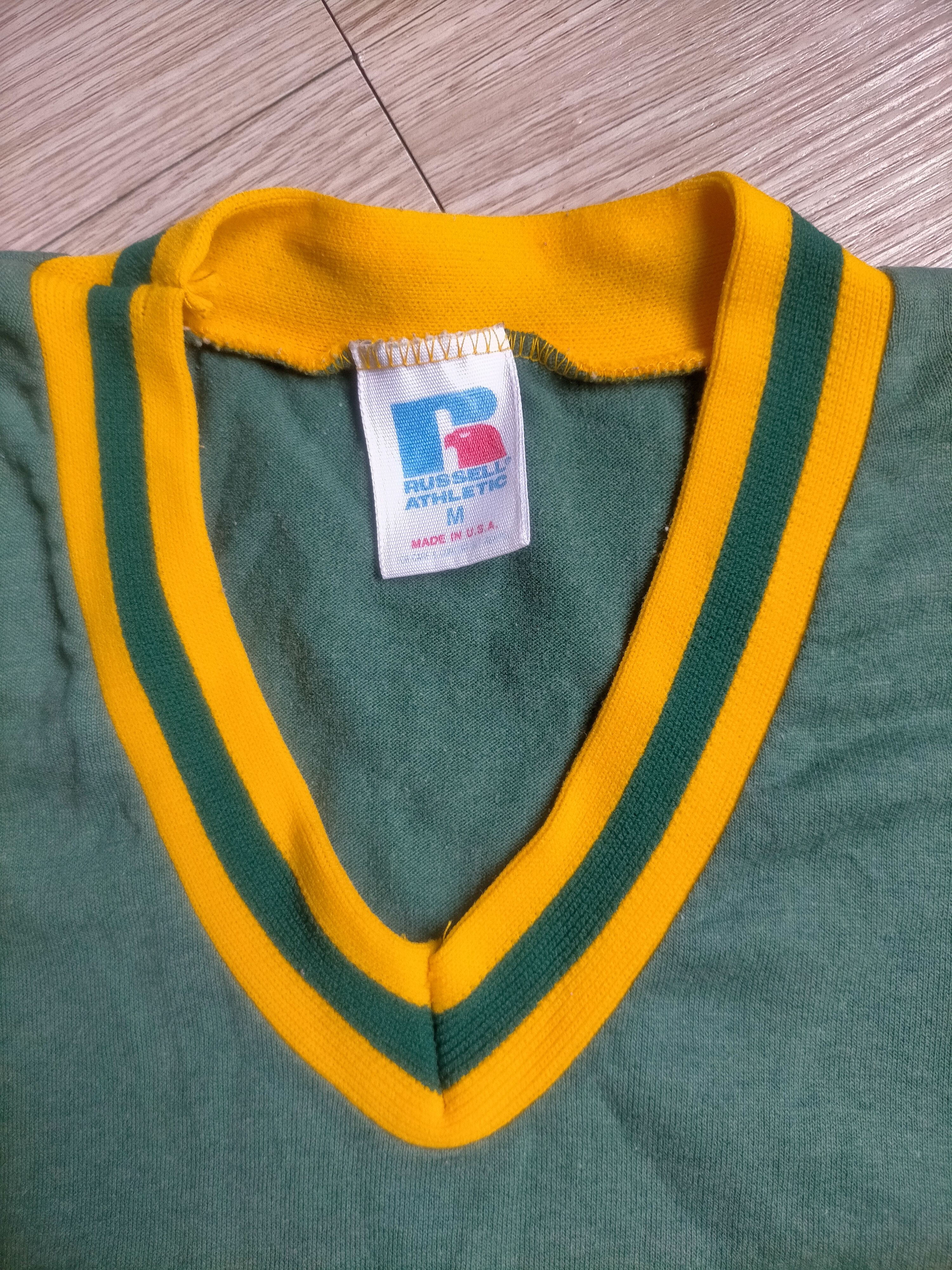 Vintage Vintage 90s Russel Athletic Single stich tee Size US M / EU 48-50 / 2 - 2 Thumbnail