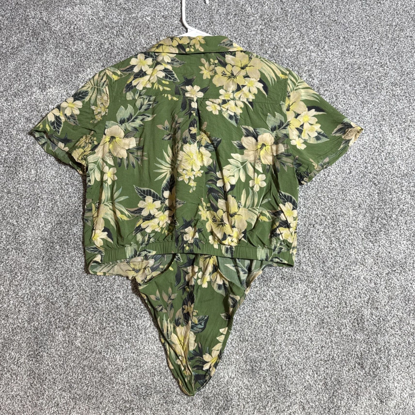 American Eagle Outfitters American Eagle Outfitters Bodysuit Women Small Button-Up Floral Tropical Beach City Colorful Festival Chic Short Sleeve Green Viscose Regular Size S Size S / US 4 / IT 40 - 6 Thumbnail