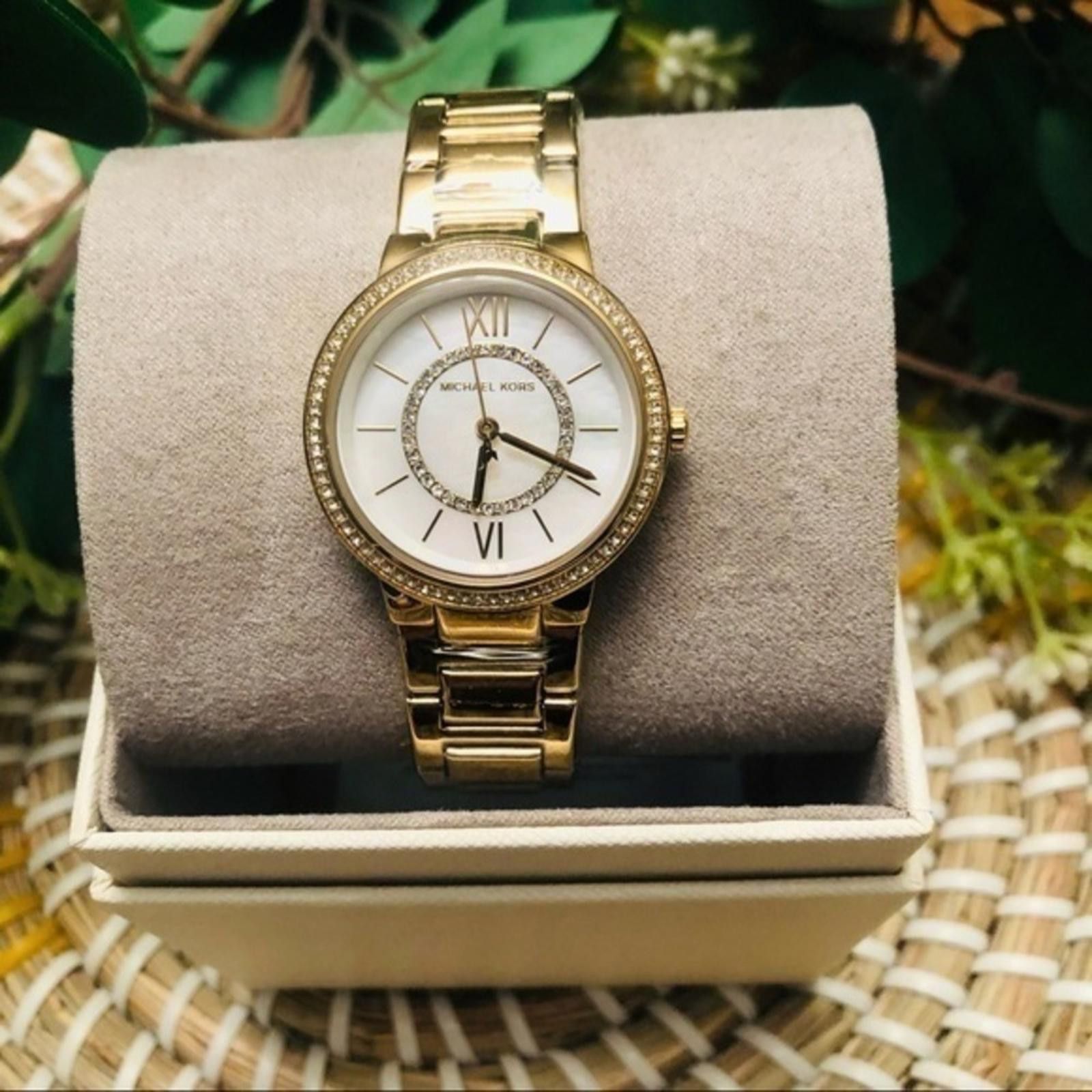 Michael Kors Michael Kors Mother Of Pearl Watch NWT Size ONE SIZE - 2 Thumbnail
