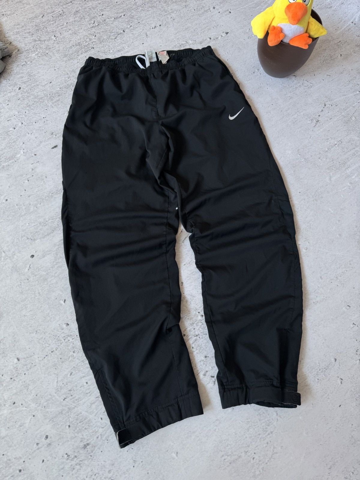 Nike × Vintage NIKE NYLON VINTAGE Y2K OVERSIZE BAGGY FIT PANTS SWEATPANTS Size US 34 / EU 50 - 1 Thumbnail