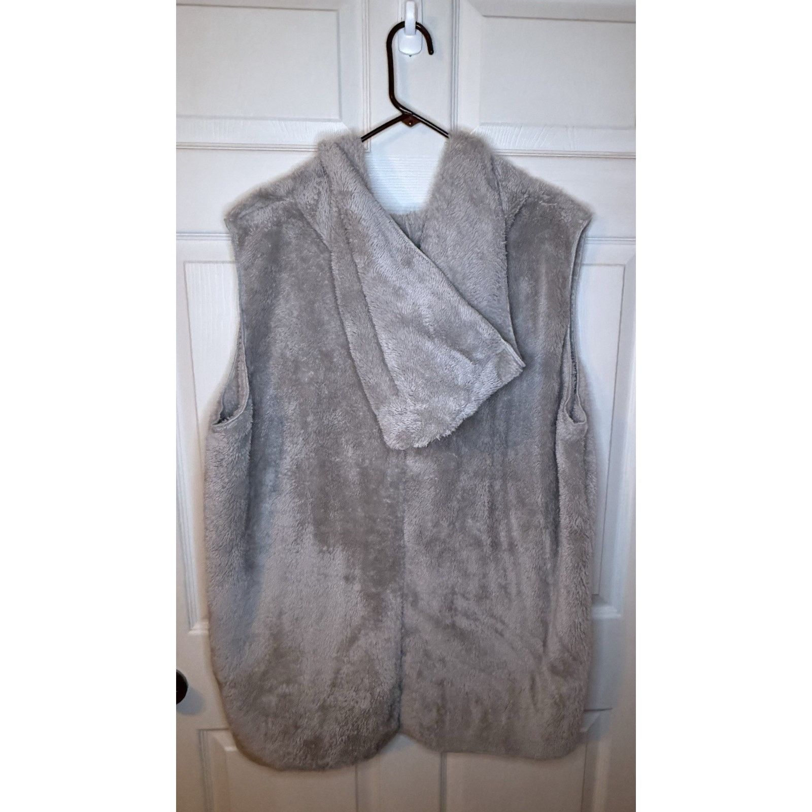 & Other Stories Plus Hooded Faux Fur Vest W/square Pockets, Light gray Size 3XL / US 20-22 - 4 Thumbnail
