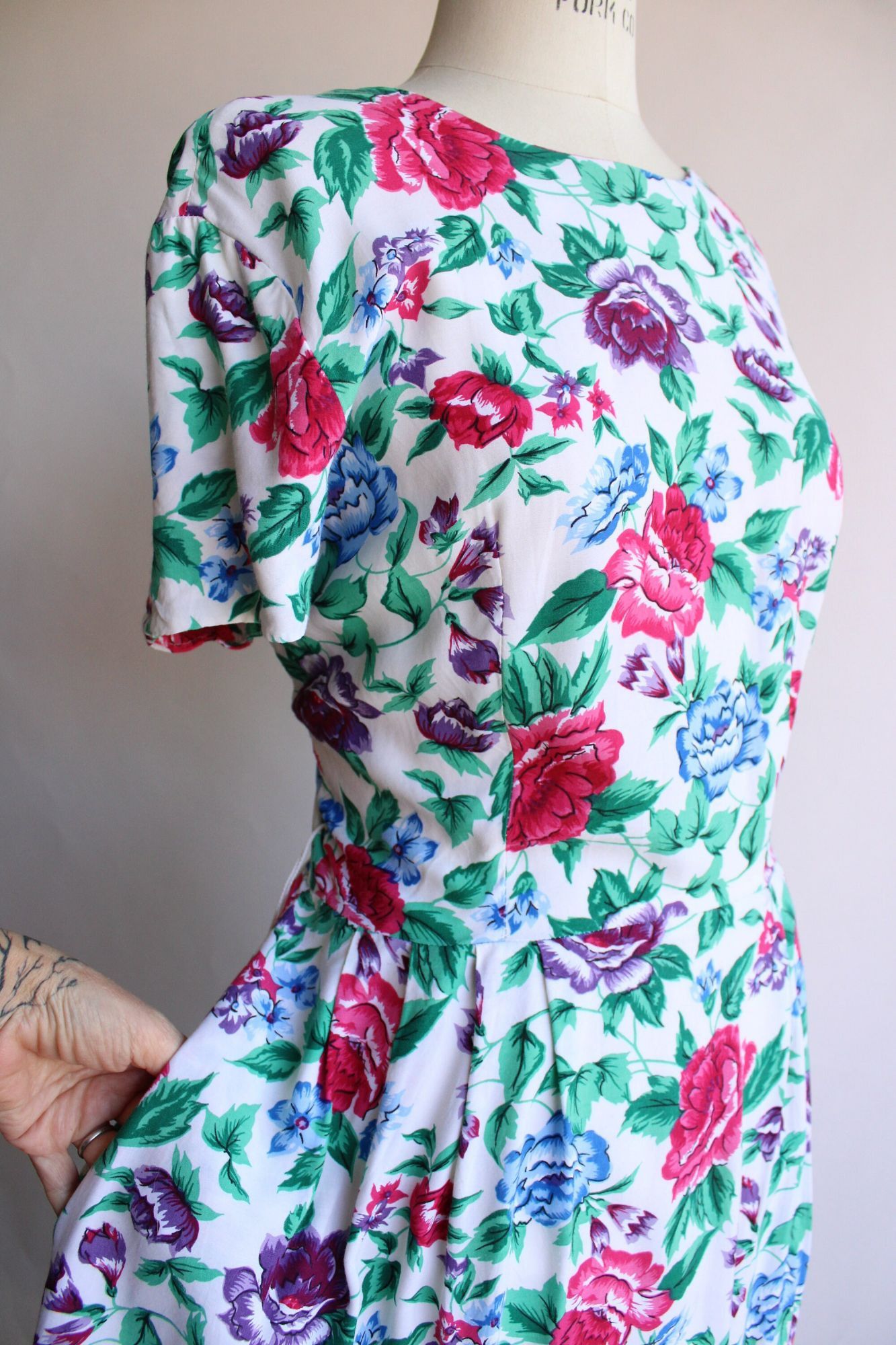 Vintage Vintage 1980's Dress with Pockets, Tareti Howard Levi Floral Size L / US 10 / IT 46 - 4 Thumbnail