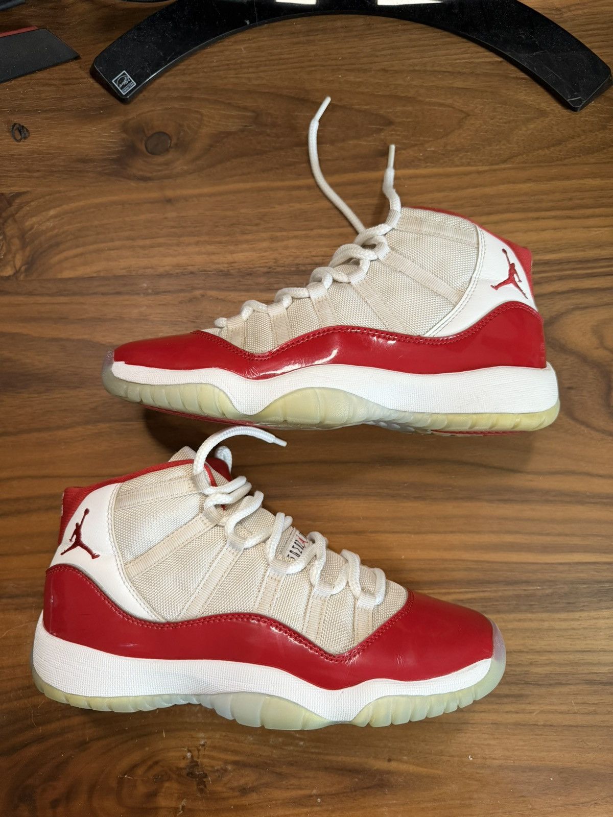 Jordan Brand Jordan 11 Cherry Size US 7 / EU 40 - 5 Thumbnail