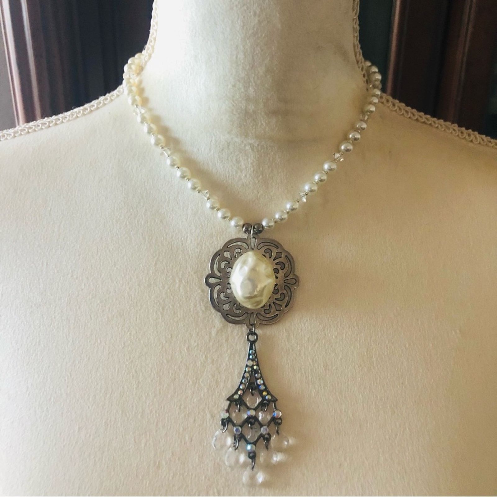 Handmade Handcrafted repurpose vintage pendant crystal pearl necklace Size ONE SIZE - 2 Thumbnail