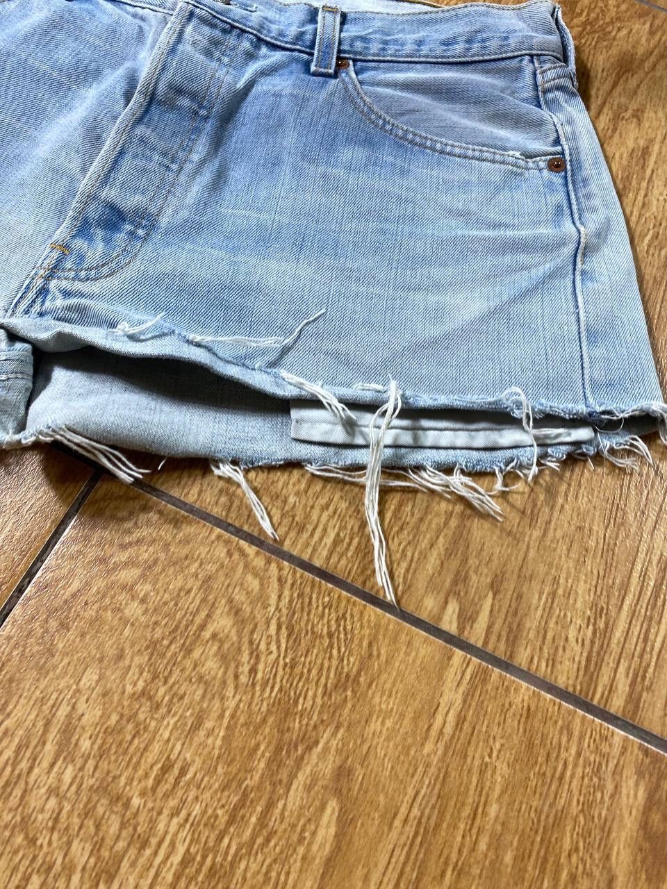 Levi's VINTAGE 90s LEVI’S 501 LIGHT WASH DENIM JEANs SHORTS Size US 34 / EU 50 - 19 Thumbnail