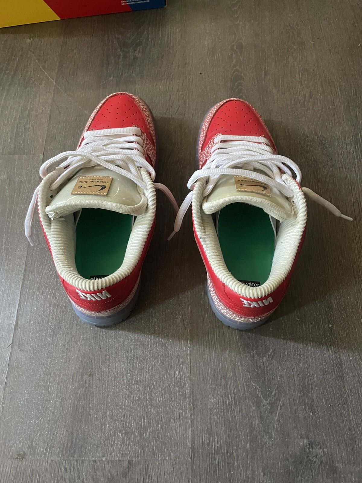Nike Nike SB Dunk Low x Stingwater Magic Mushroom Size US 9.5 / EU 42-43 - 5 Thumbnail