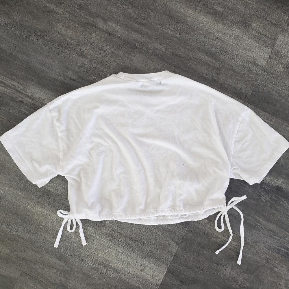 Designer White Lucky SS Cropped Short Sleeve Size S / US 4 / IT 40 - 2 Thumbnail