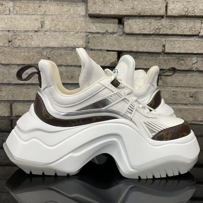 Louis Vuitton Louis Vuitton Louis Vuitton lv2.0 Dad Shoes Size 36-2506 Size US 6 / IT 36 - 4 Thumbnail