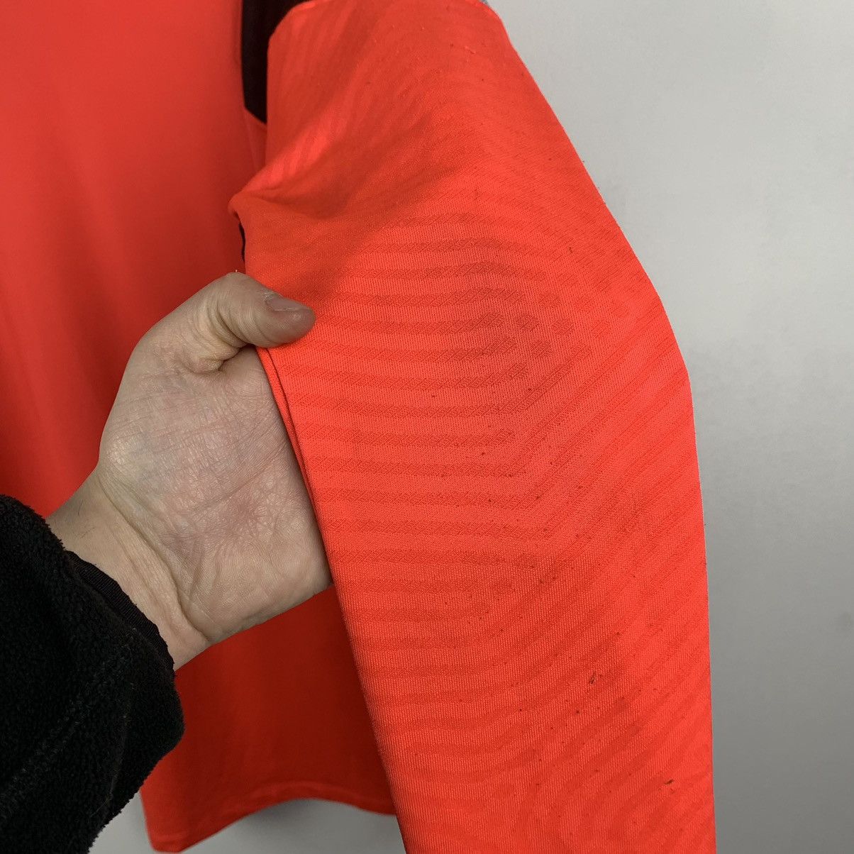 Nike Nike Liverpool Football Club Soccer Long Sleeve AXA Size L Size US L / EU 52-54 / 3 - 20 Thumbnail