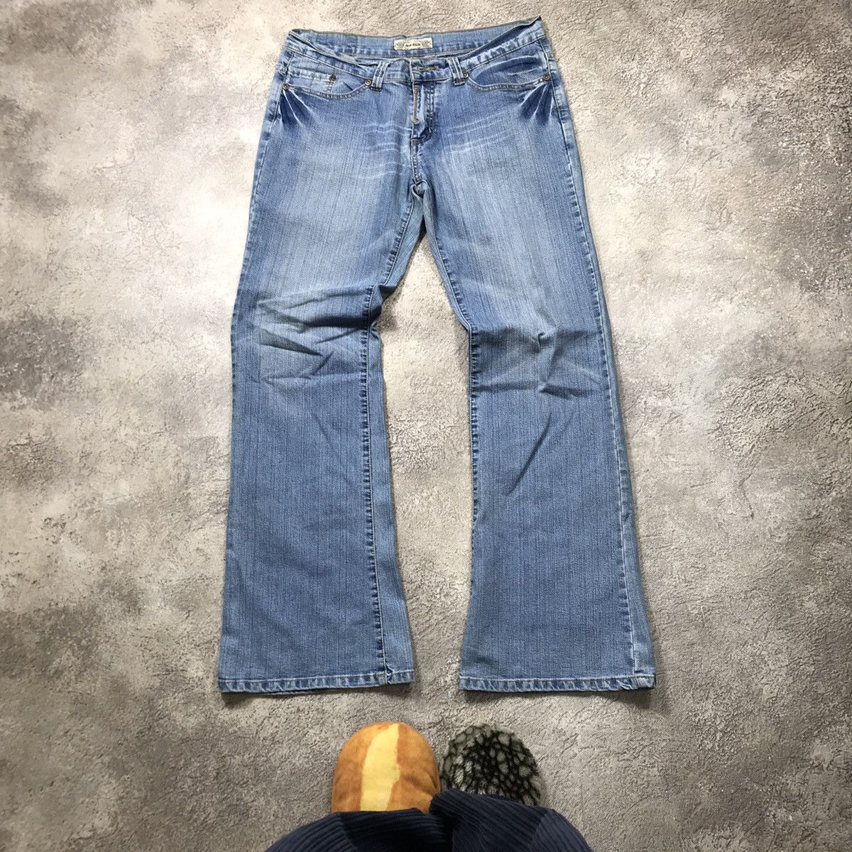 Vintage Vintage Y2K Distressed Flared Jeans Grunge Baggy Graphic 32 Size 32" / US 10 / IT 46 - 1 Thumbnail