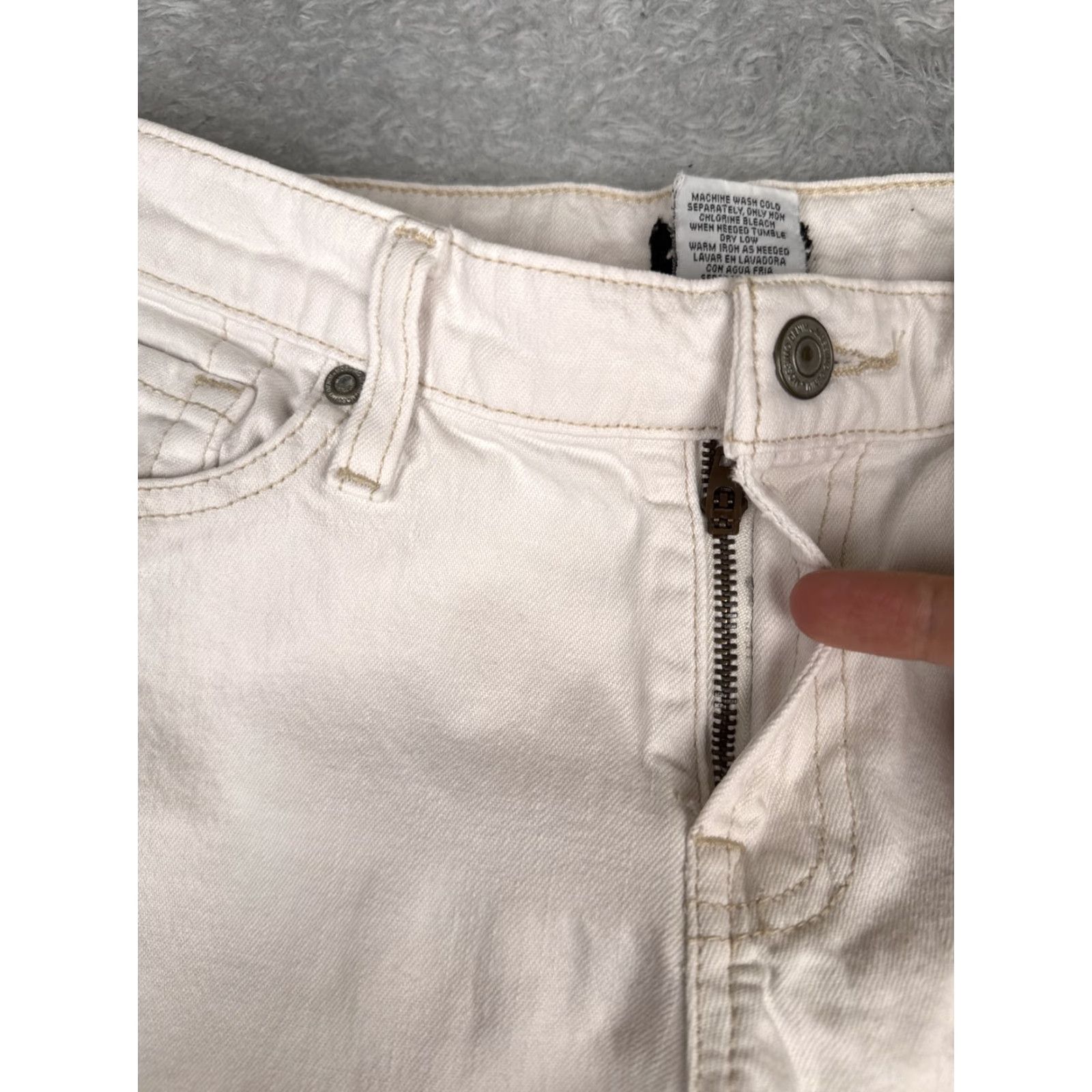 Mossimo Mossimo Jeans Womens 4 White Mid Rise Straight Embroidered Denim 28x31 Regular Stretch 5-Pocket Cotton Blend Spandex 90s Vintage: No Size 27" / US 4 / IT 40 - 5 Thumbnail