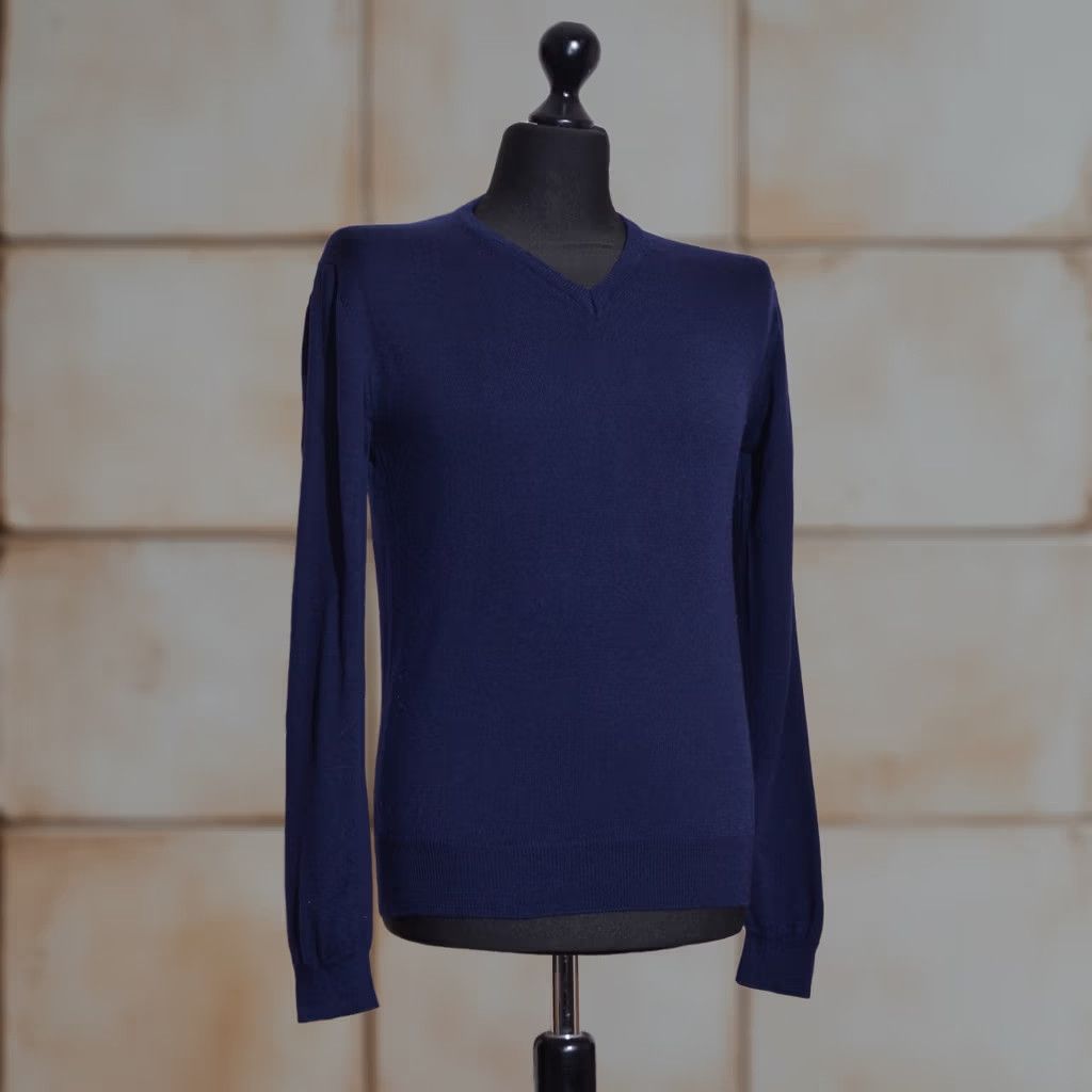 Vintage Boggi Milano Men's Wool Jumper V-Neck Navy Blue Size M Size US M / EU 48-50 / 2 - 1 Thumbnail