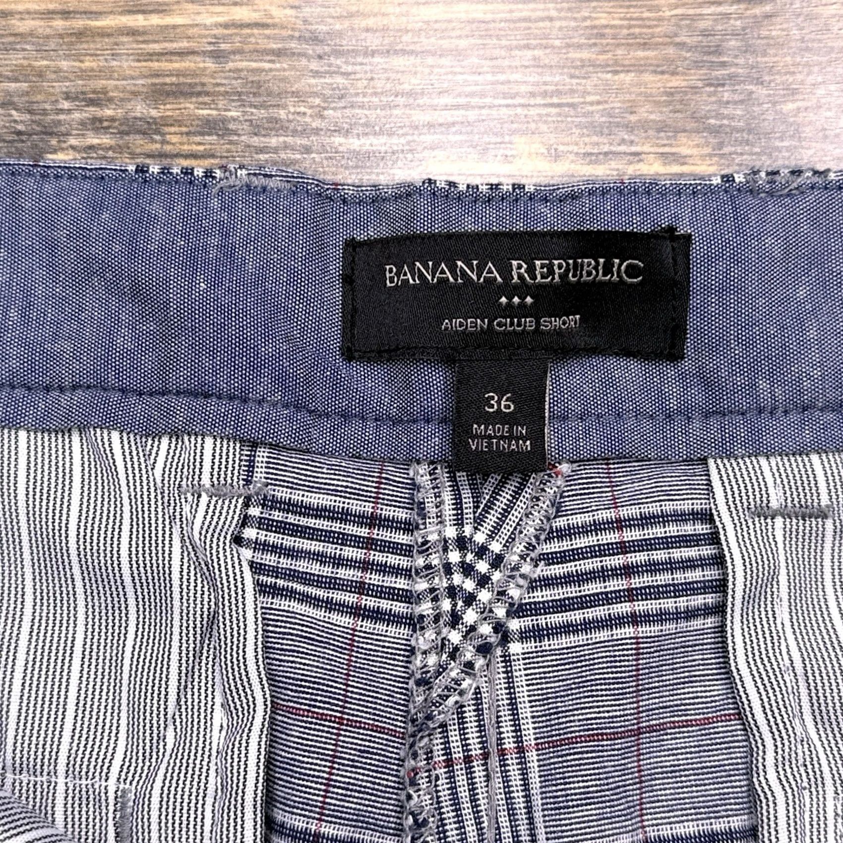 Banana Republic Banana Republic Aiden Club Shorts Mens 36 Gray Plaid Mid Rise Stretch Chino KnIT Breathable Casual 9 Inseam Flat Front Pocket Logo 2010s Mens Size US 36 / EU 52 - 3 Thumbnail
