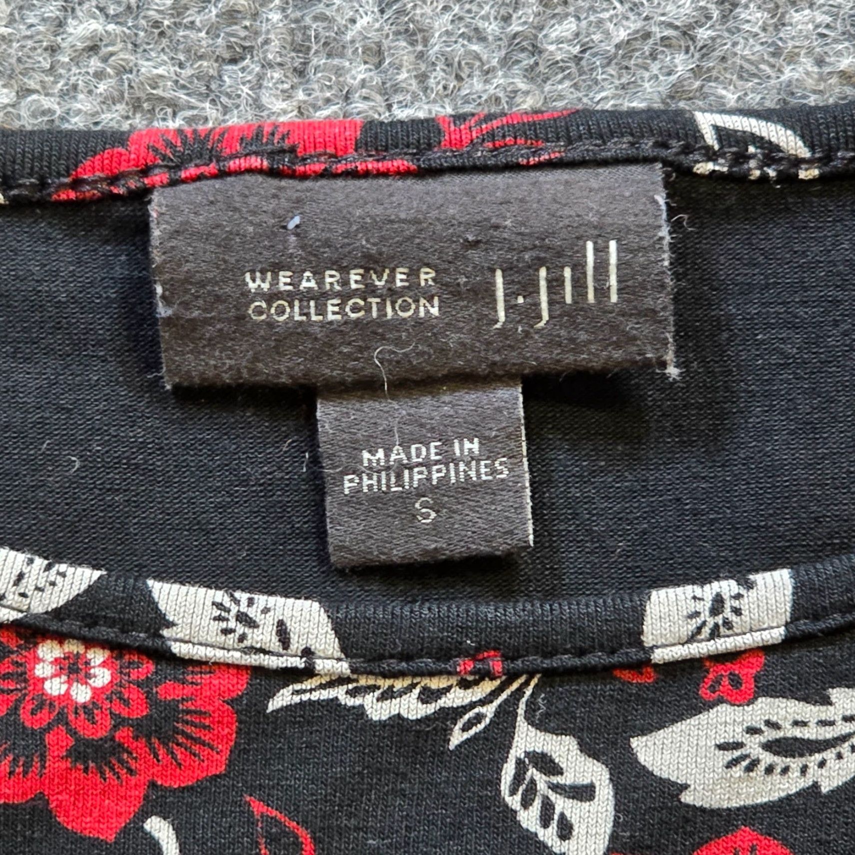 J. Jill J Jill Wearever Top Blouse Womens Small Red Floral Velour Trim Stretchy Causal Career Shirt Size S / US 4 / IT 40 - 3 Thumbnail