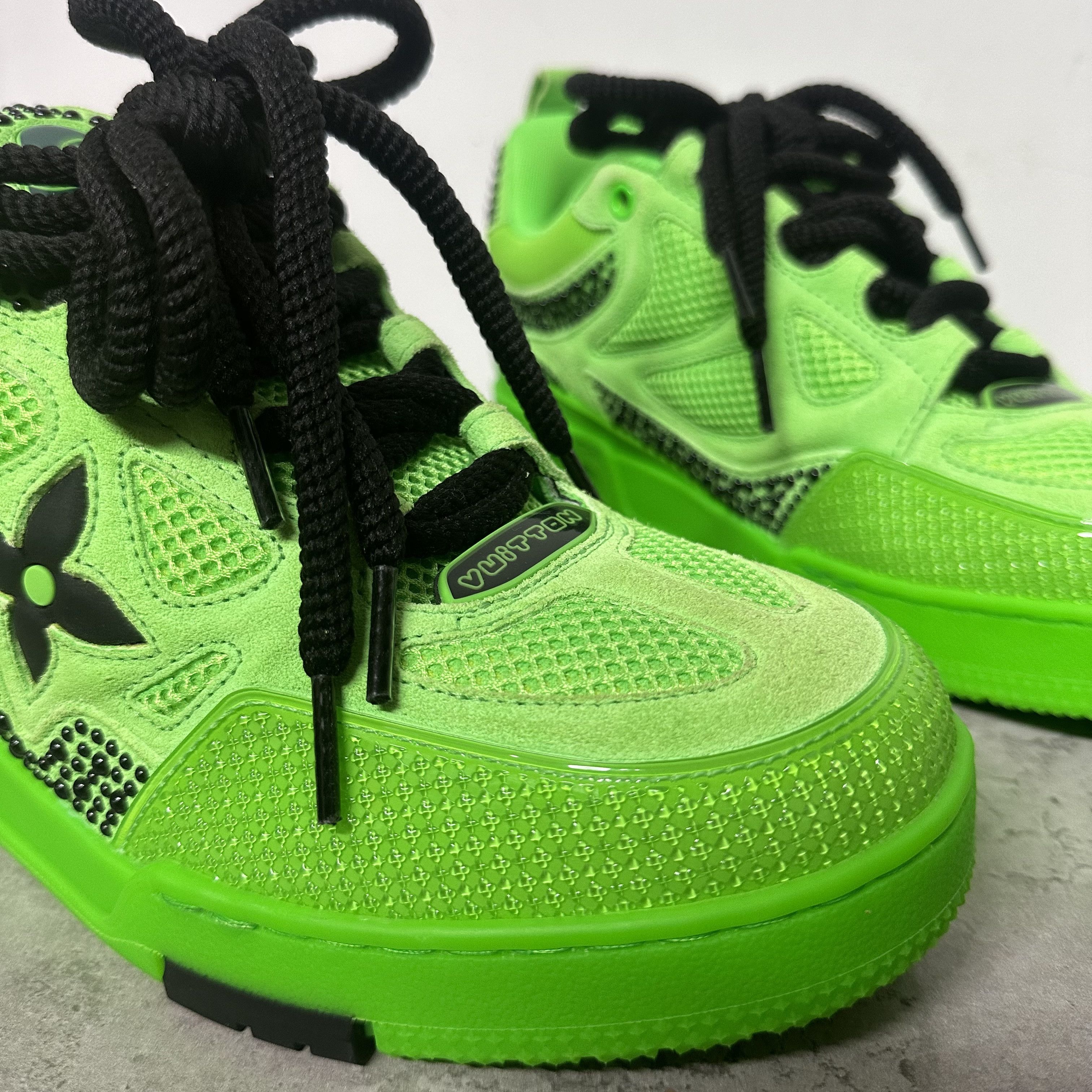 Louis Vuitton Louis Vuitton Skate US9.5 LV Trainer Mens green trainer Size US 9.5 / EU 42-43 - 19 Thumbnail