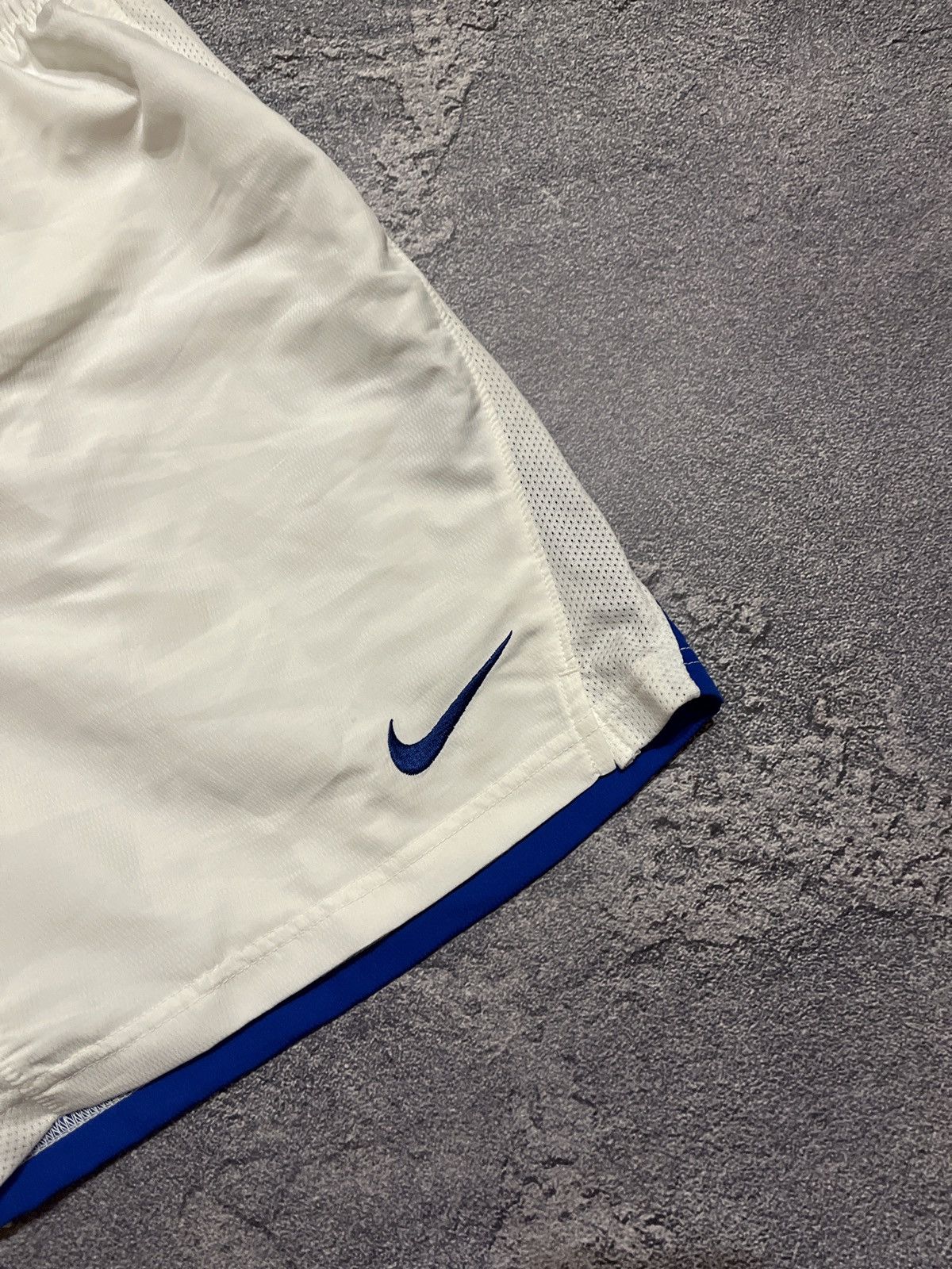 Vintage Vintage Brazil Nike Football Soccer white Shorts Size US 30 / EU 46 - 2 Thumbnail