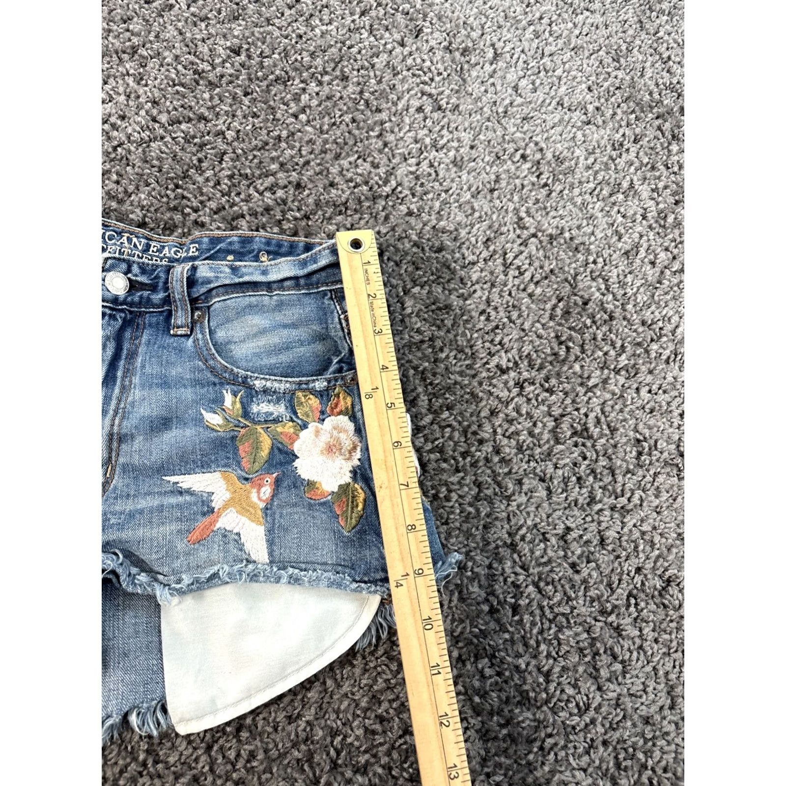 American Eagle Outfitters VINTAGE? No — American Eagle Shorts Womens 28 Hi Rise Shortie Embroidered Distressed Denim Jeans? (Unable to answer as per constraints) Size 28" / US 6 / IT 42 - 2 Thumbnail