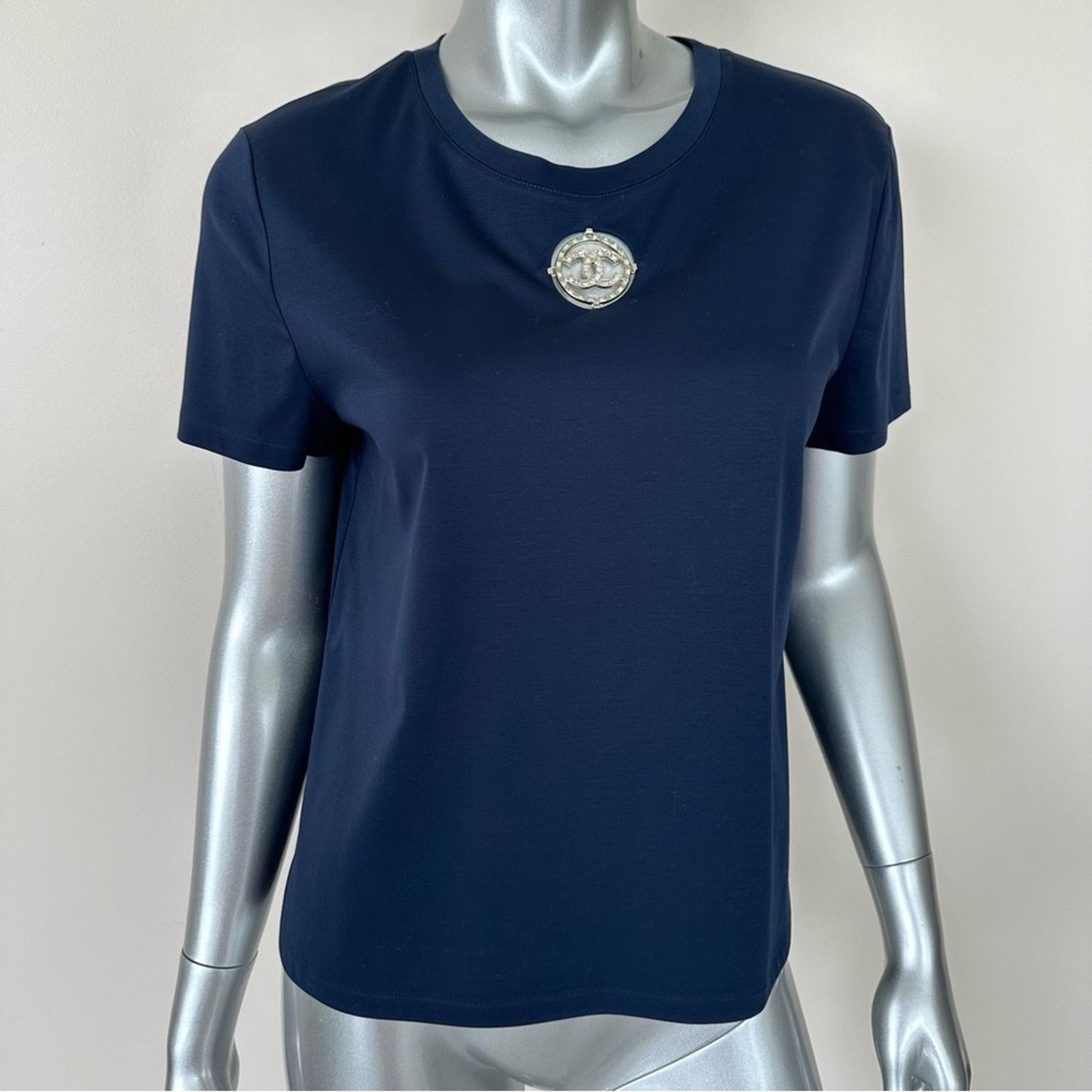 Chanel CHANEL T-shirt size 38/40 FR or 8 US Authentic Retail 1550$ Size M / US 6-8 / IT 42-44 - 2 Thumbnail
