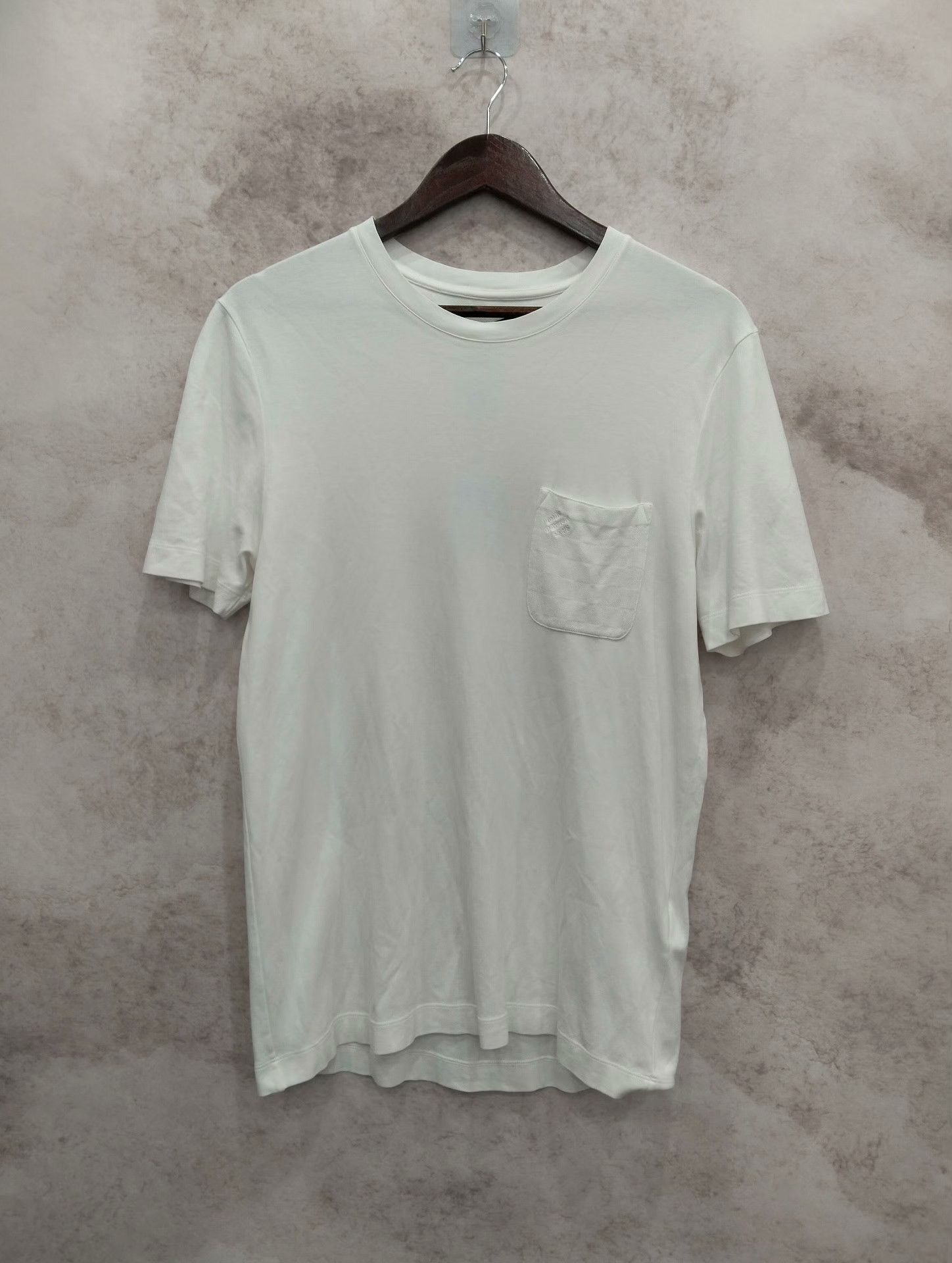 Louis Vuitton Louis Vuitton T-Shirt M Men Size US M / EU 48-50 / 2 - 1 Thumbnail