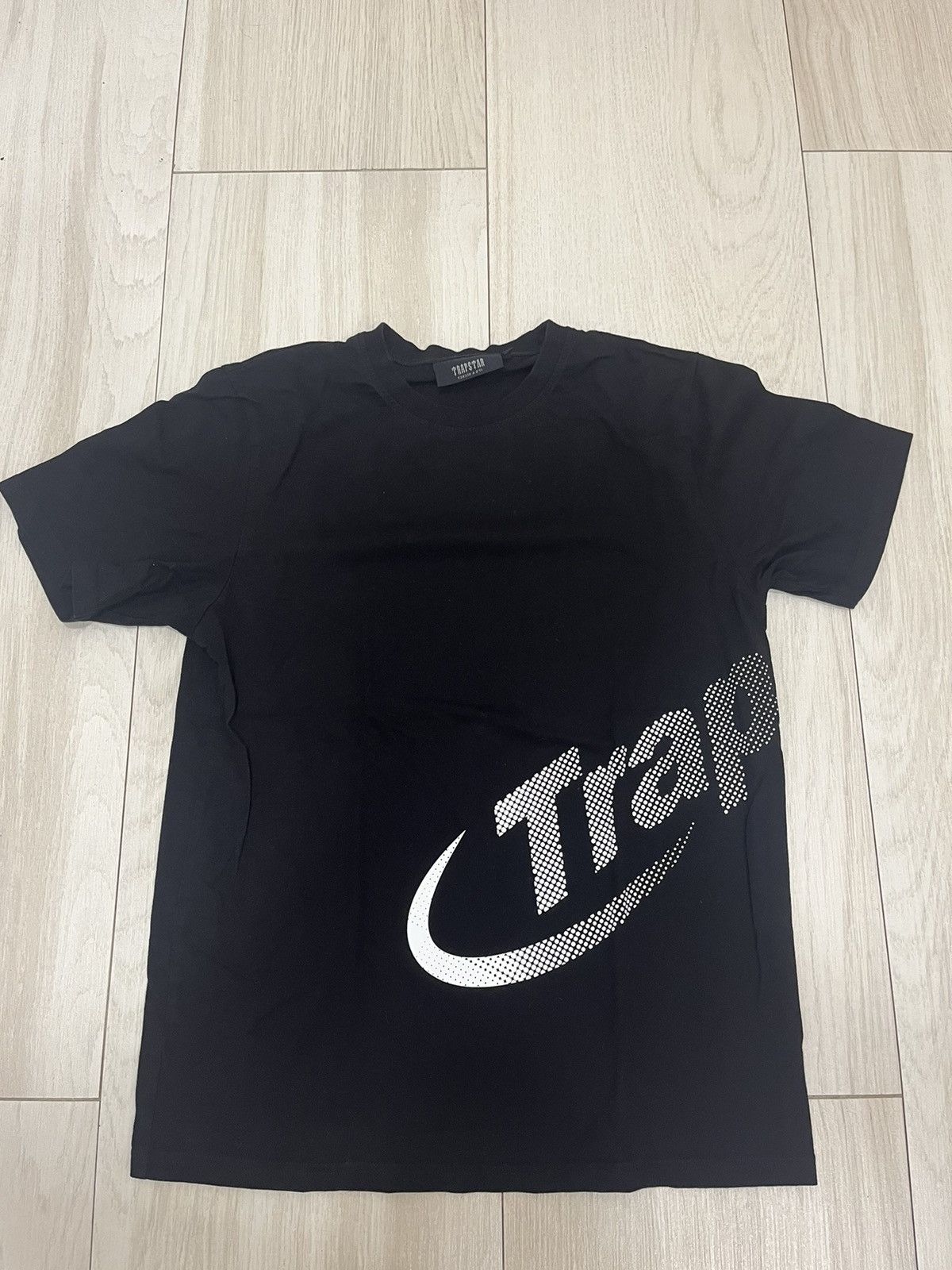 Trapstar London * hyperdrive sports mode ロゴ Tシャツ 送関込 Trapstar London Trapstar x Sfera Ebbasta Italiano Hyperdrive