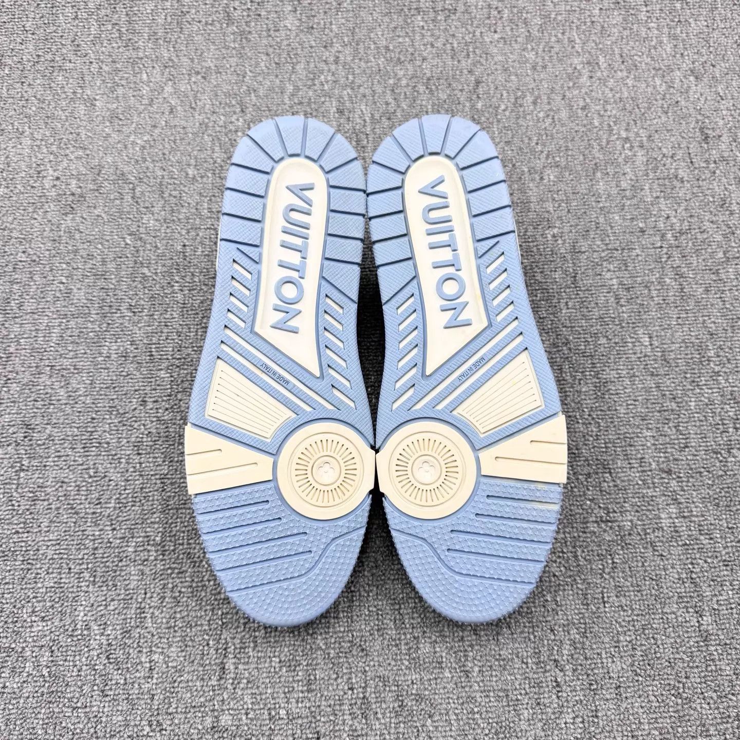 Louis Vuitton Louis Vuitton Trainer Sky Blue & White 41 Size US 8 / EU 41 - 5 Thumbnail