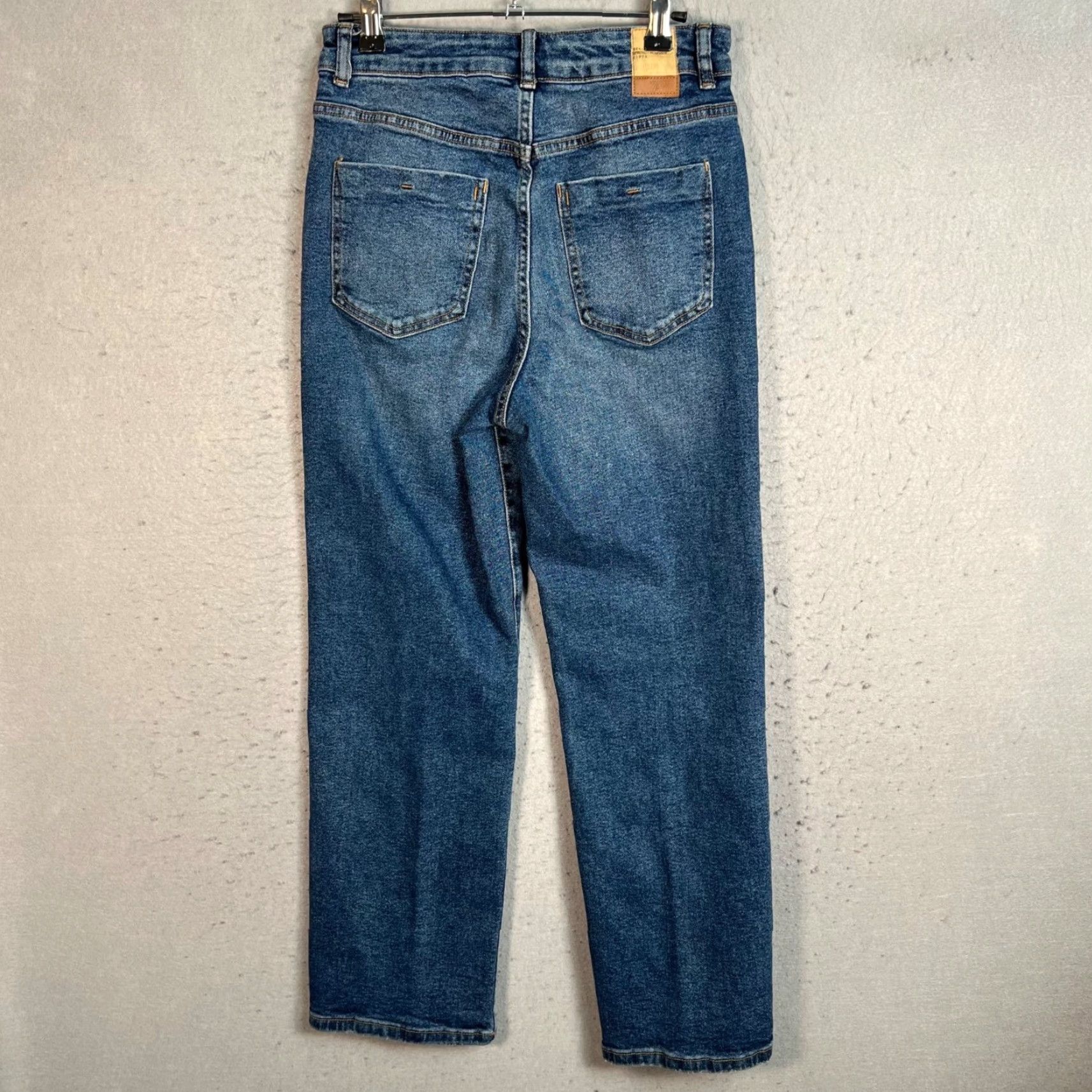 Zara VINTAGE Zara Womens Size 6 High-Waist Straight-Leg Denim Jeans Medium Wash Ankle Slit Size 28" / US 6 / IT 42 - 2 Thumbnail