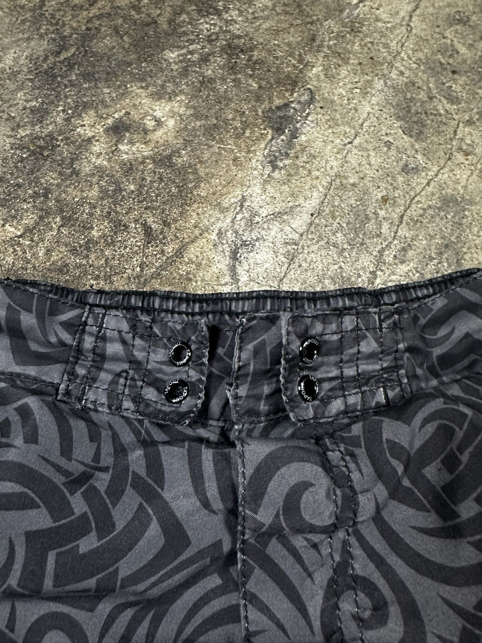 Tapout Crazy Y2k Tapout MMA Hiphop Rap Nylon Shorts 2000s Size US 30 / EU 46 - 5 Thumbnail