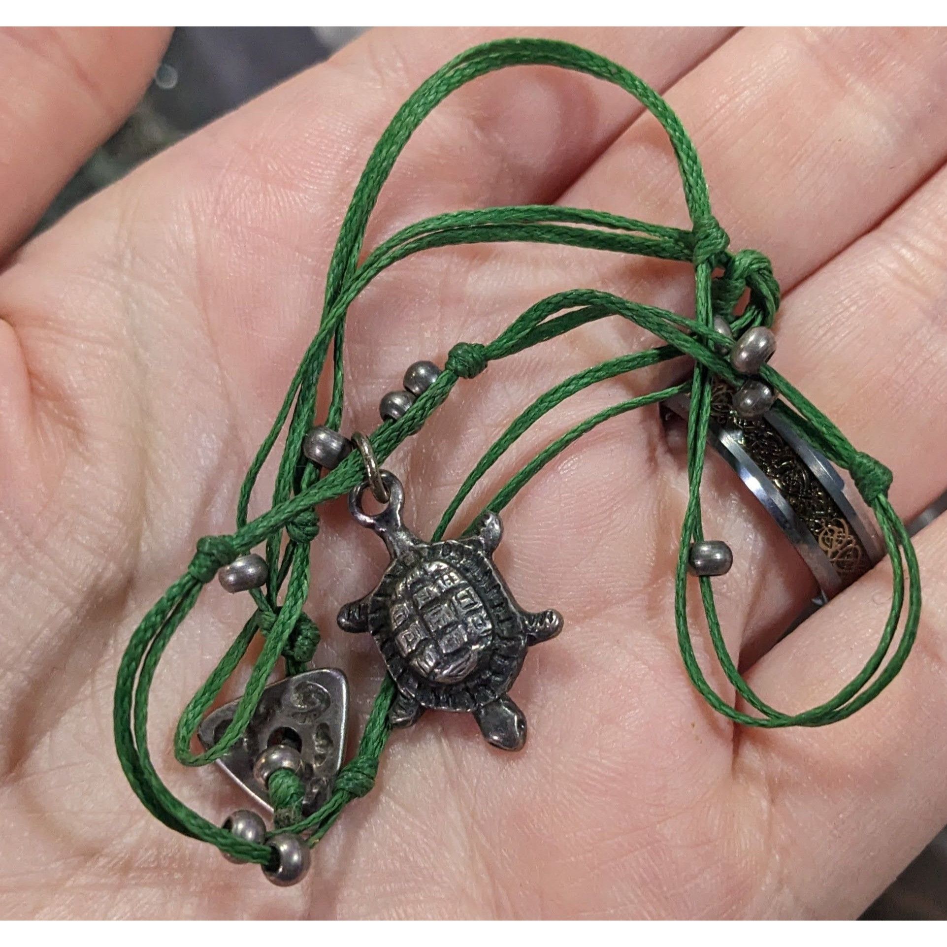 Other Minimalist Beachy Green And Silver Tone Turtle Necklace Size ONE SIZE - 3 Thumbnail